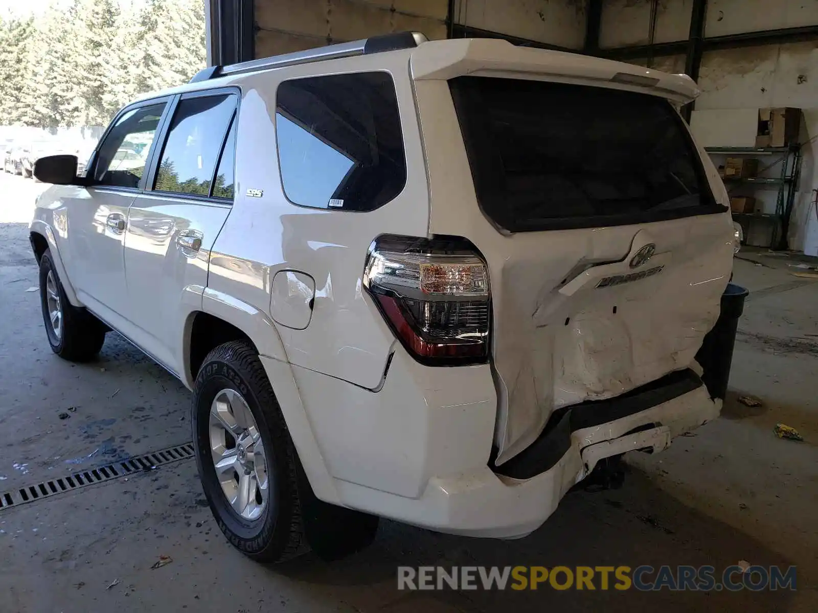 3 Photograph of a damaged car JTEMU5JR8M5919572 TOYOTA 4RUNNER 2021