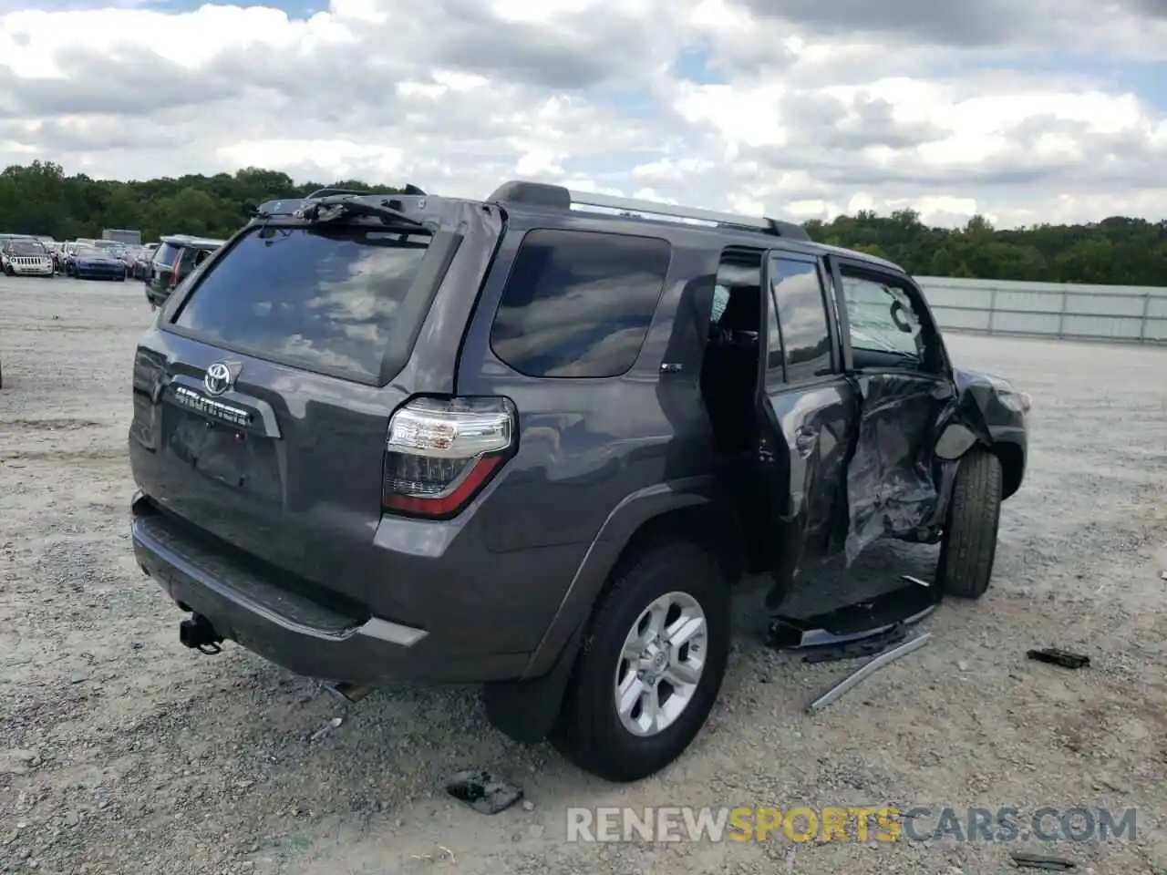 4 Photograph of a damaged car JTEMU5JR9M5876277 TOYOTA 4RUNNER 2021