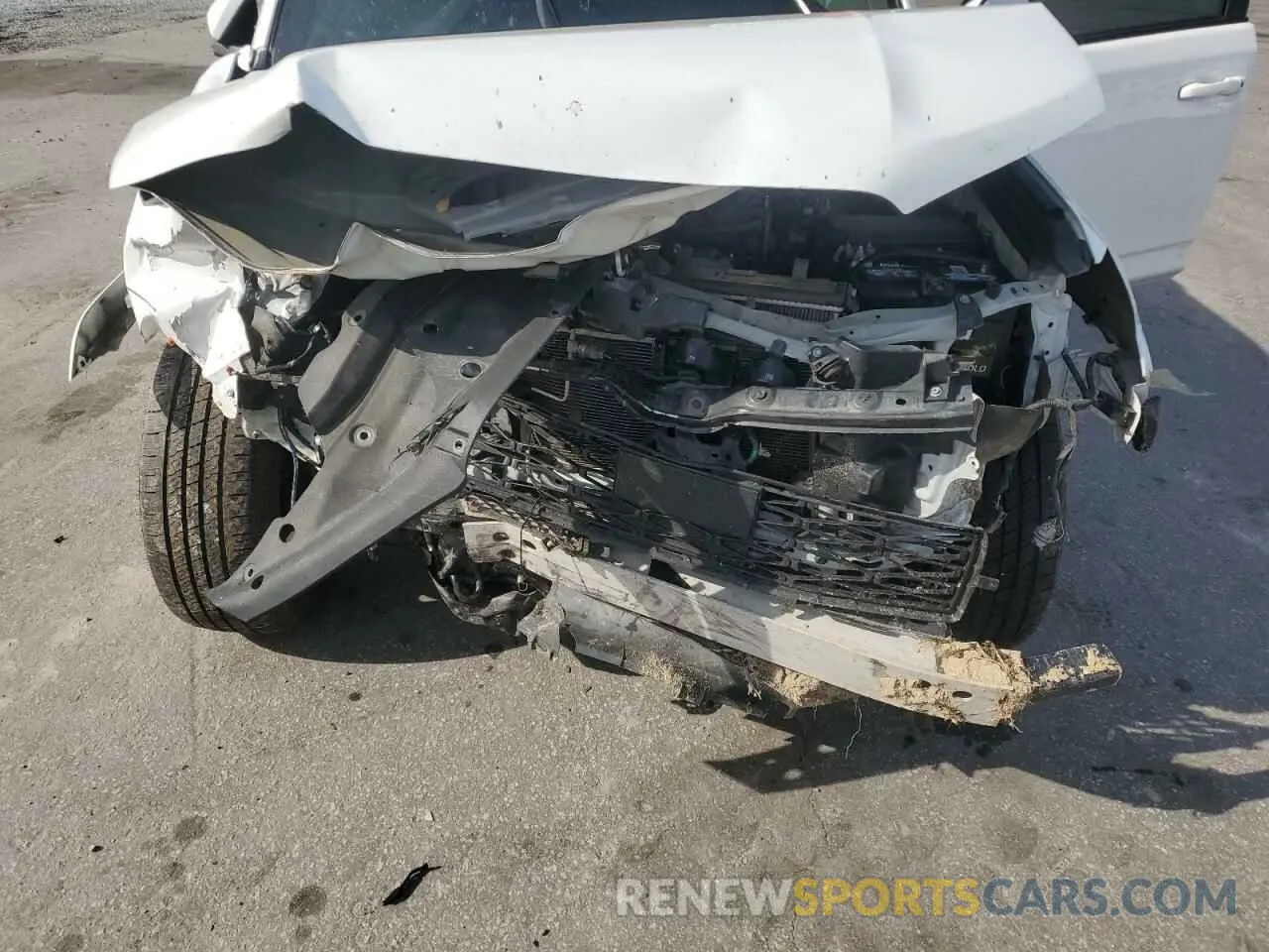 12 Photograph of a damaged car JTEMU5JR9M5895976 TOYOTA 4RUNNER 2021