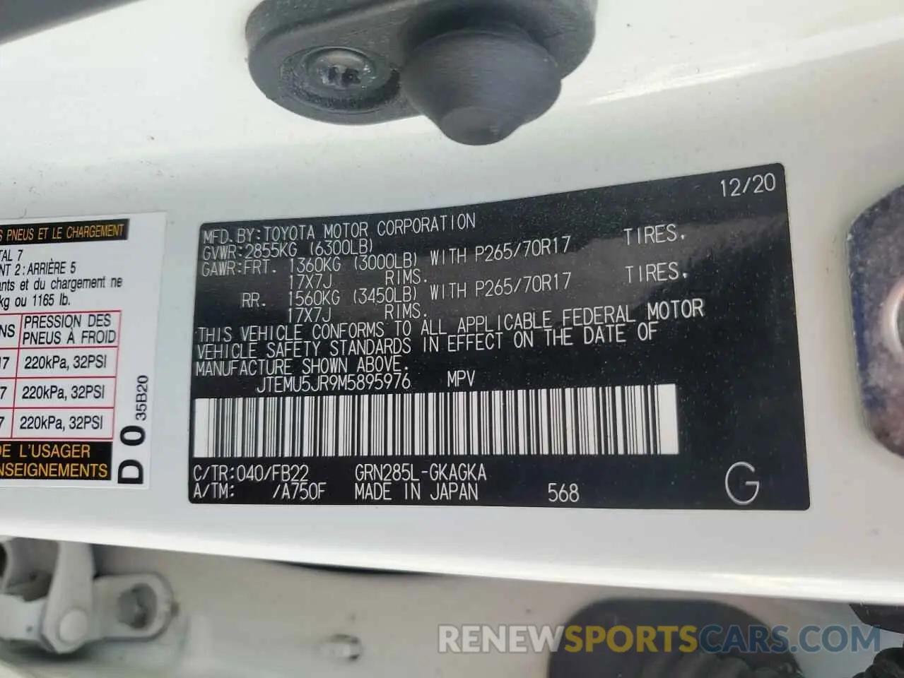 13 Photograph of a damaged car JTEMU5JR9M5895976 TOYOTA 4RUNNER 2021
