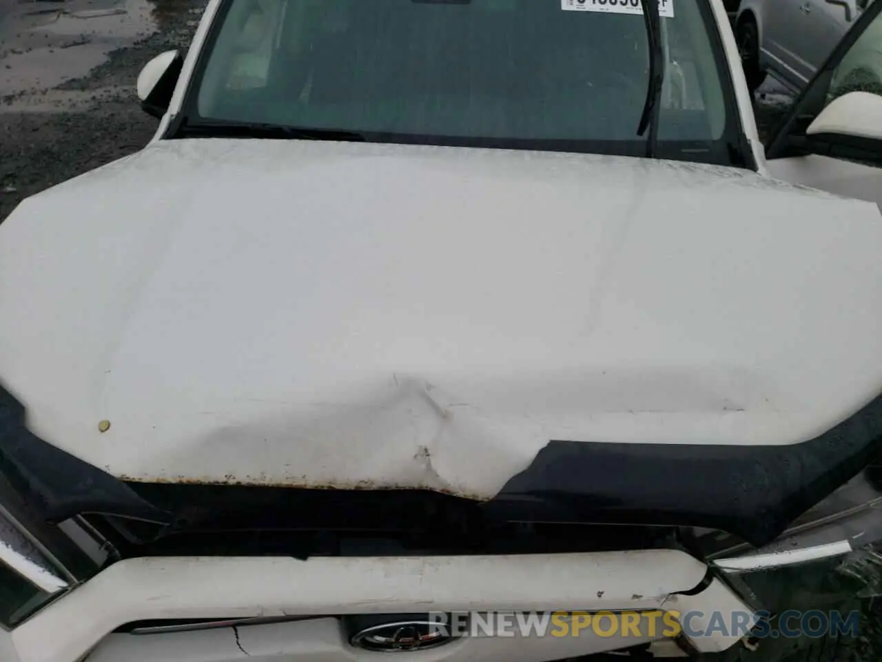 11 Photograph of a damaged car JTEMU5JR9M5906071 TOYOTA 4RUNNER 2021