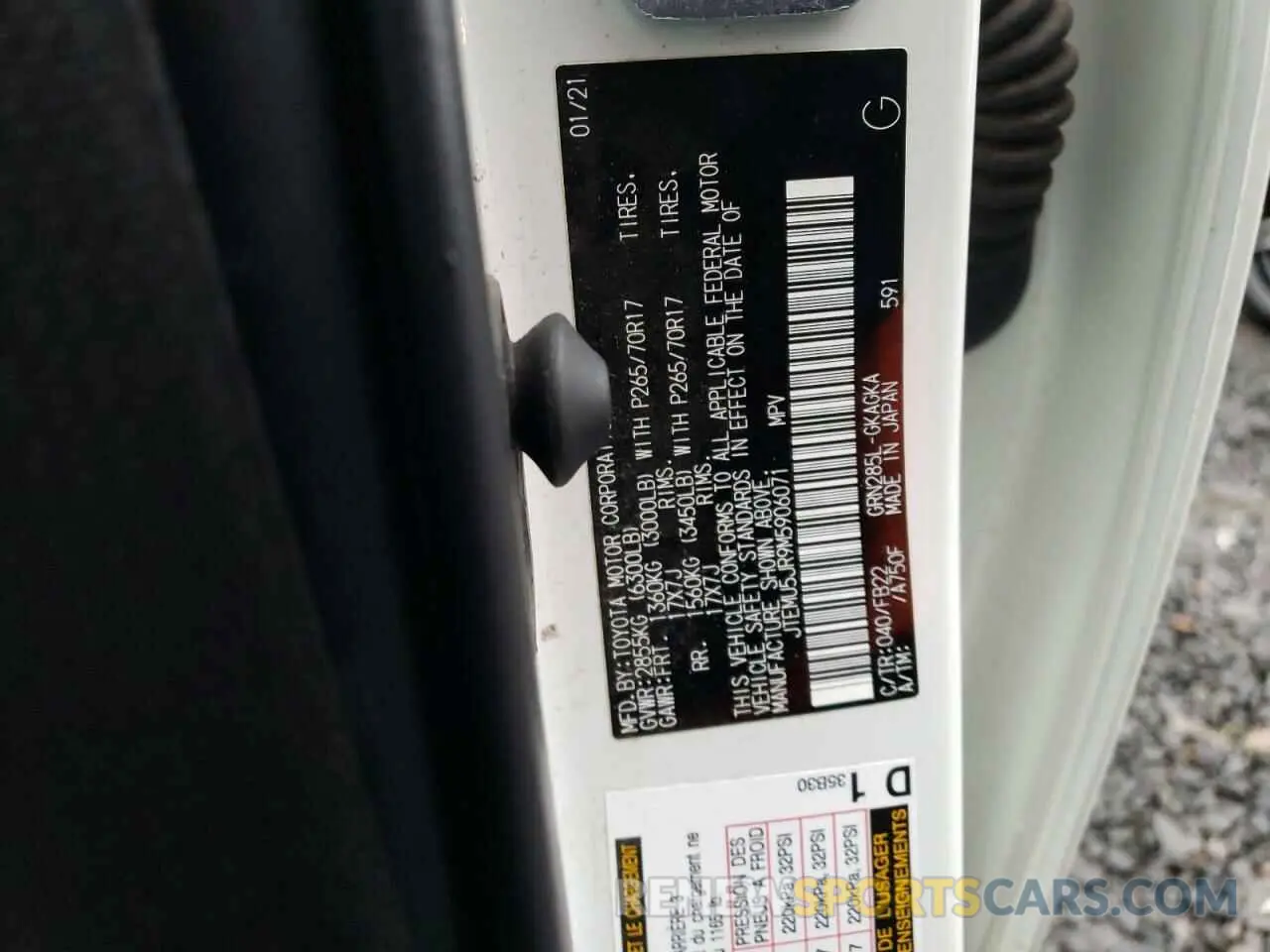 12 Photograph of a damaged car JTEMU5JR9M5906071 TOYOTA 4RUNNER 2021