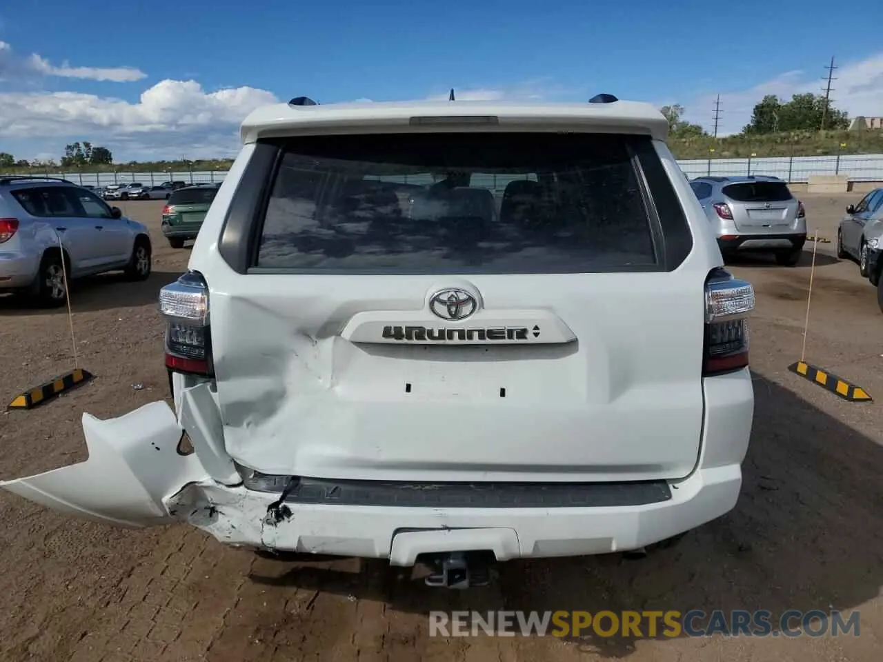 6 Photograph of a damaged car JTEMU5JR9M5925509 TOYOTA 4RUNNER 2021