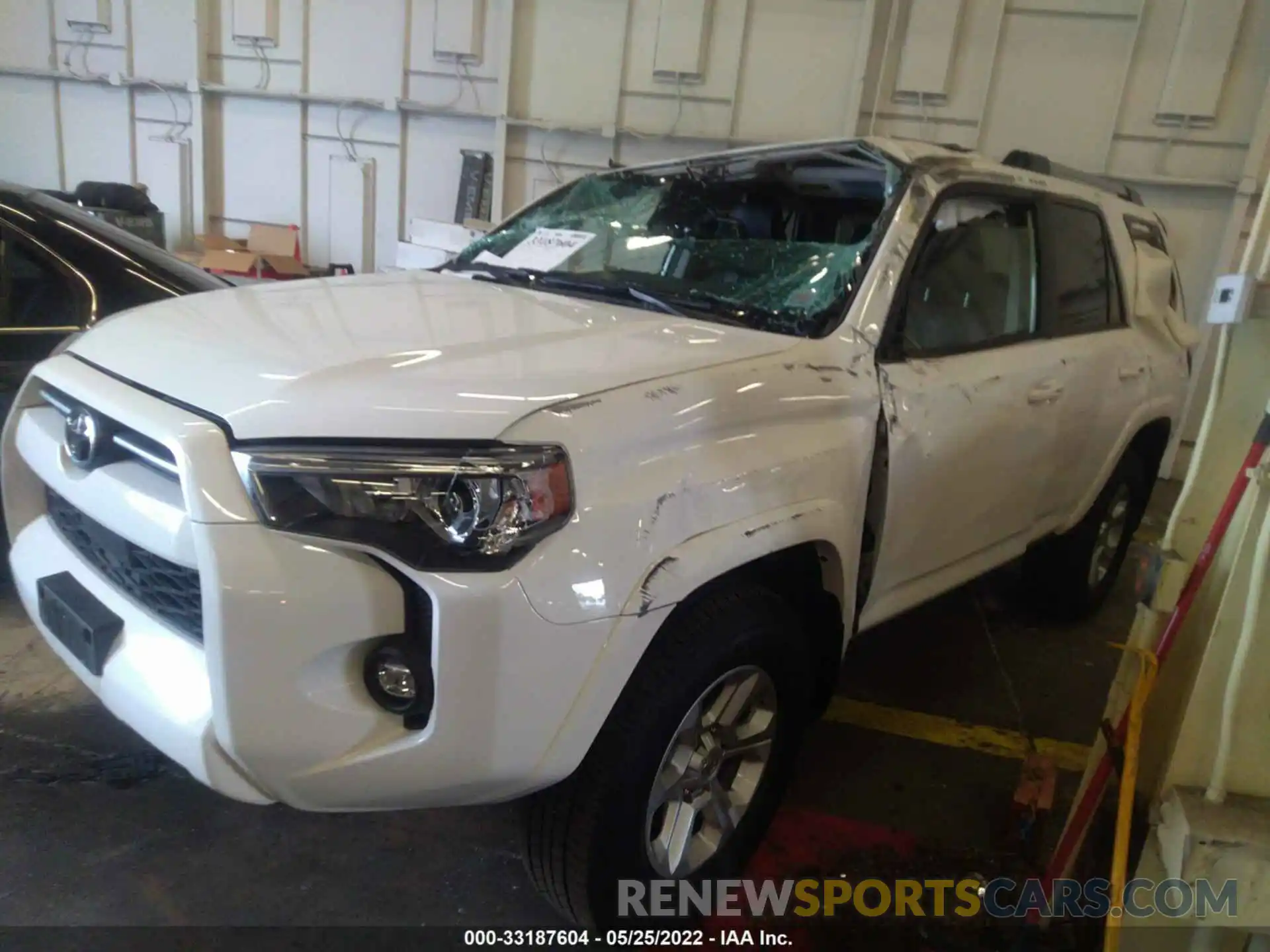 2 Photograph of a damaged car JTENU5JR0M5874406 TOYOTA 4RUNNER 2021