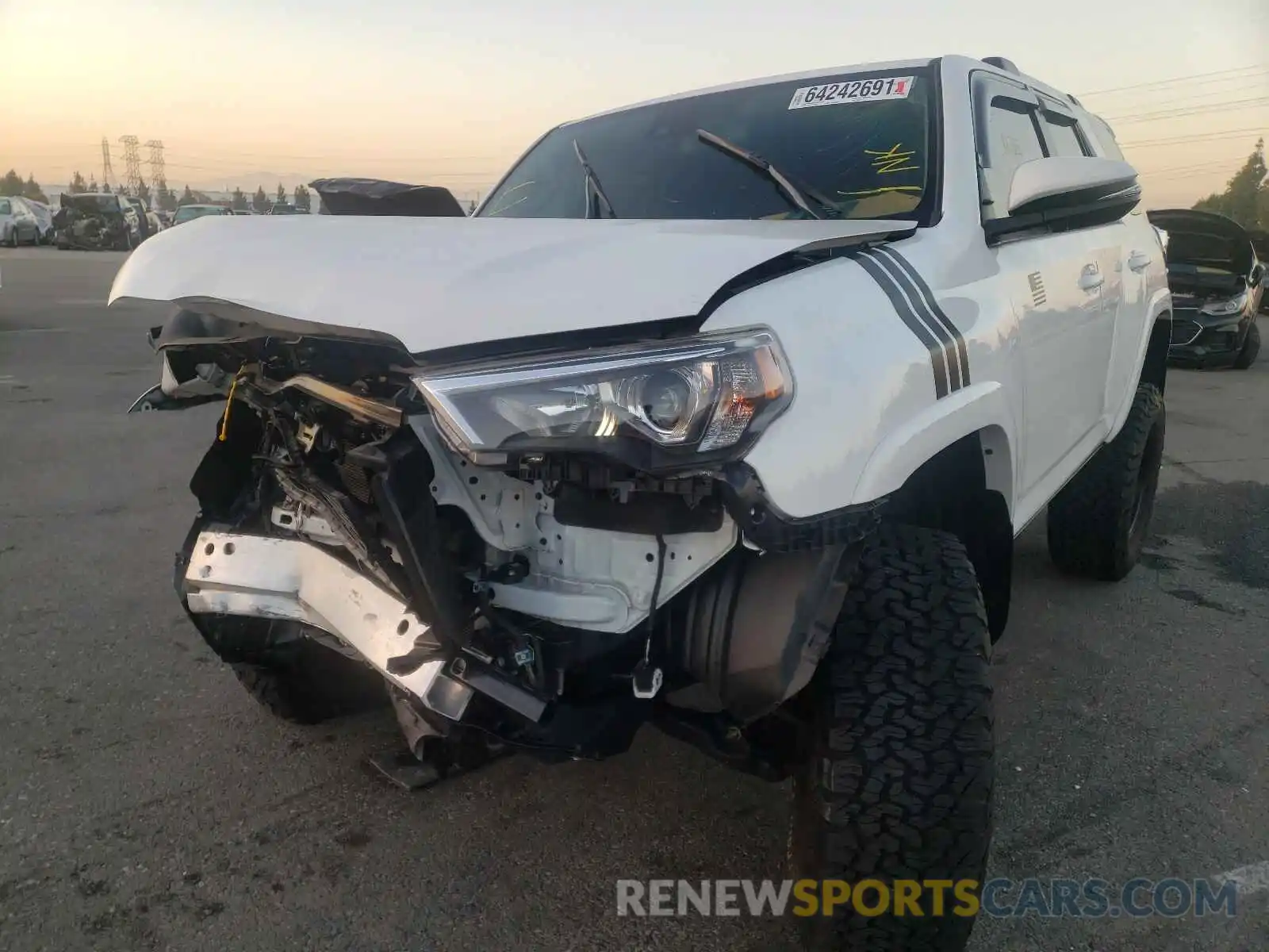 2 Photograph of a damaged car JTENU5JR0M5893537 TOYOTA 4RUNNER 2021