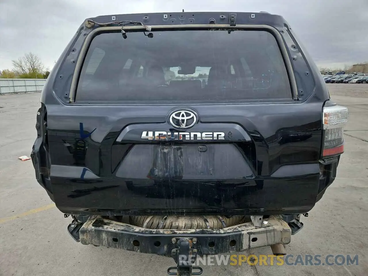 6 Photograph of a damaged car JTENU5JR0M5932949 TOYOTA 4RUNNER 2021