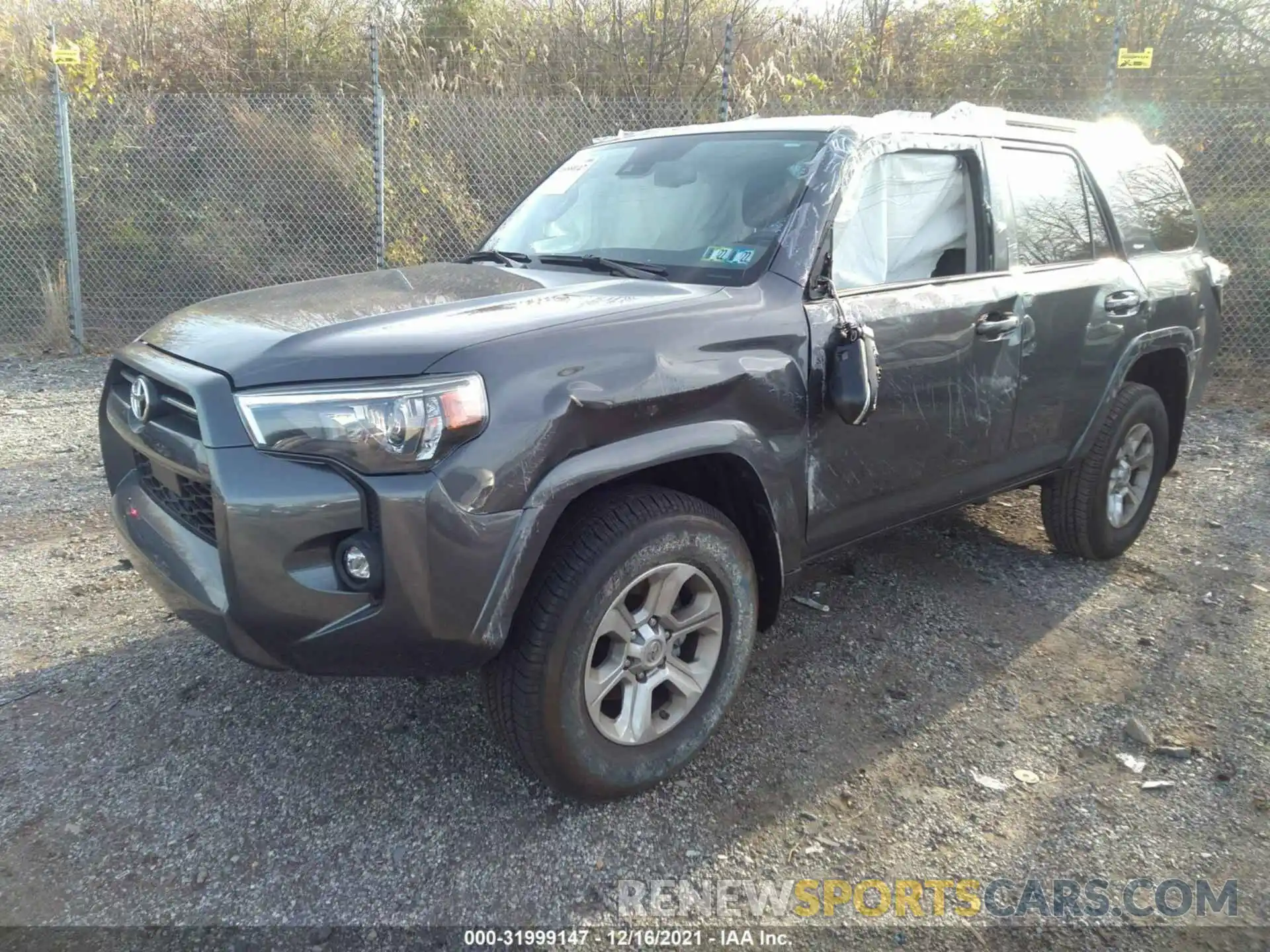 2 Photograph of a damaged car JTENU5JR0M5936242 TOYOTA 4RUNNER 2021