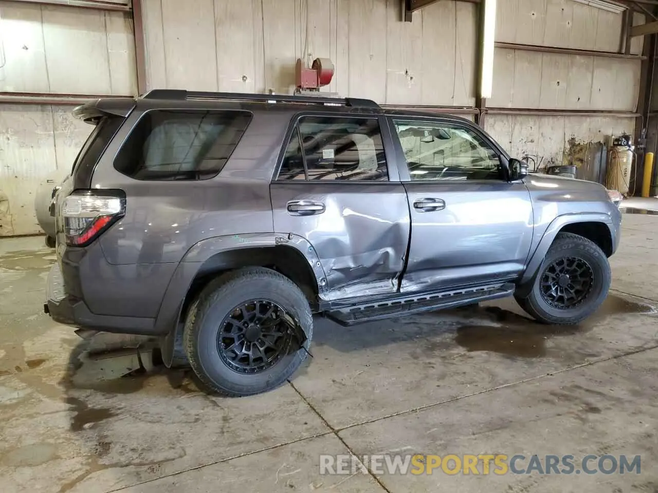 3 Photograph of a damaged car JTENU5JR0M5945913 TOYOTA 4RUNNER 2021