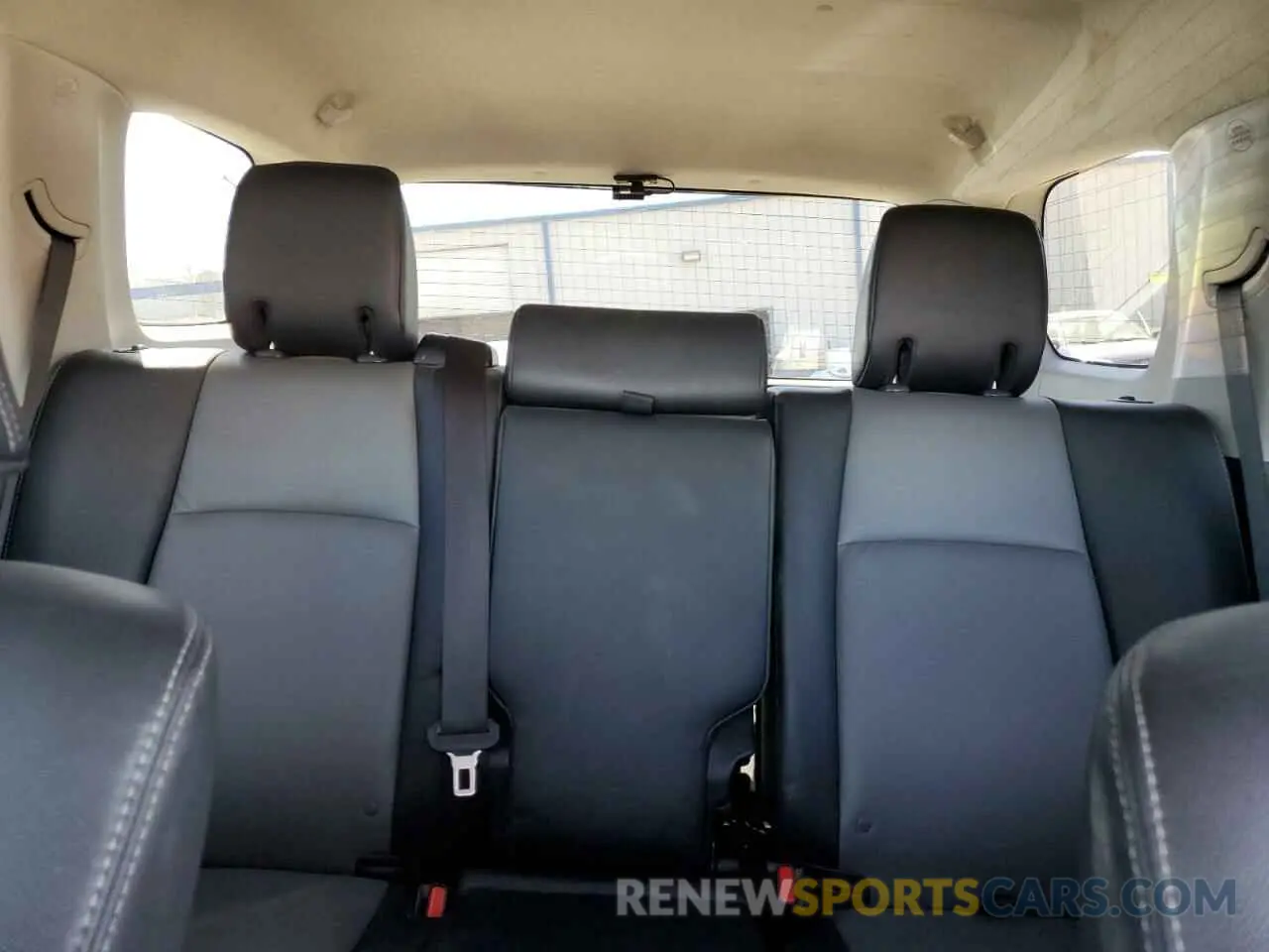 10 Photograph of a damaged car JTENU5JR1M5916033 TOYOTA 4RUNNER 2021
