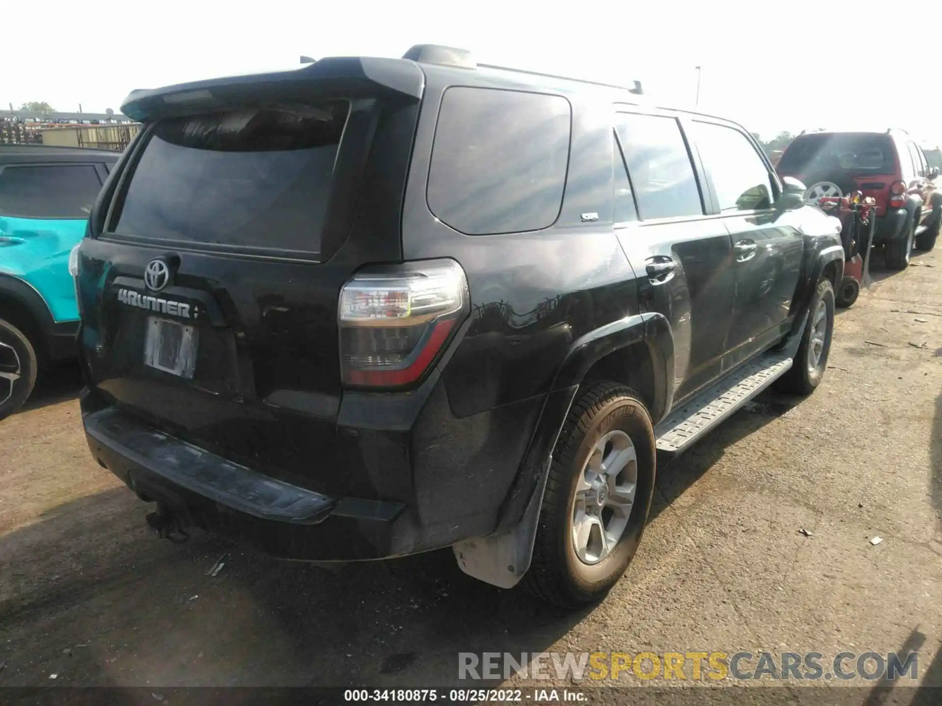 4 Photograph of a damaged car JTENU5JR1M5933155 TOYOTA 4RUNNER 2021