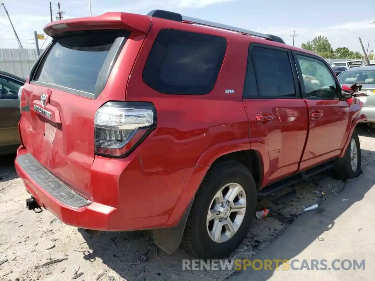 4 Photograph of a damaged car JTENU5JR2M5875976 TOYOTA 4RUNNER 2021