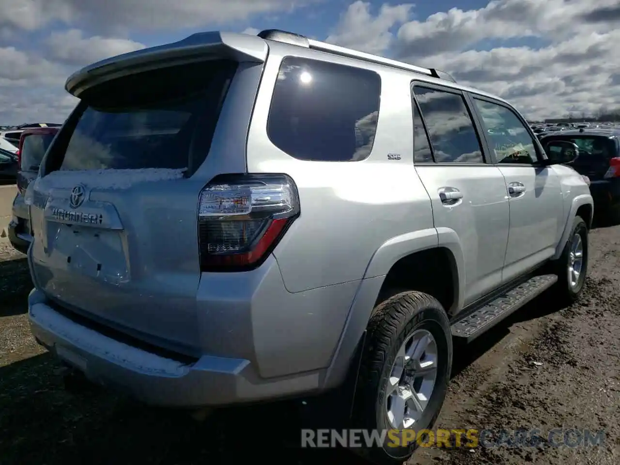 4 Photograph of a damaged car JTENU5JR2M5912184 TOYOTA 4RUNNER 2021