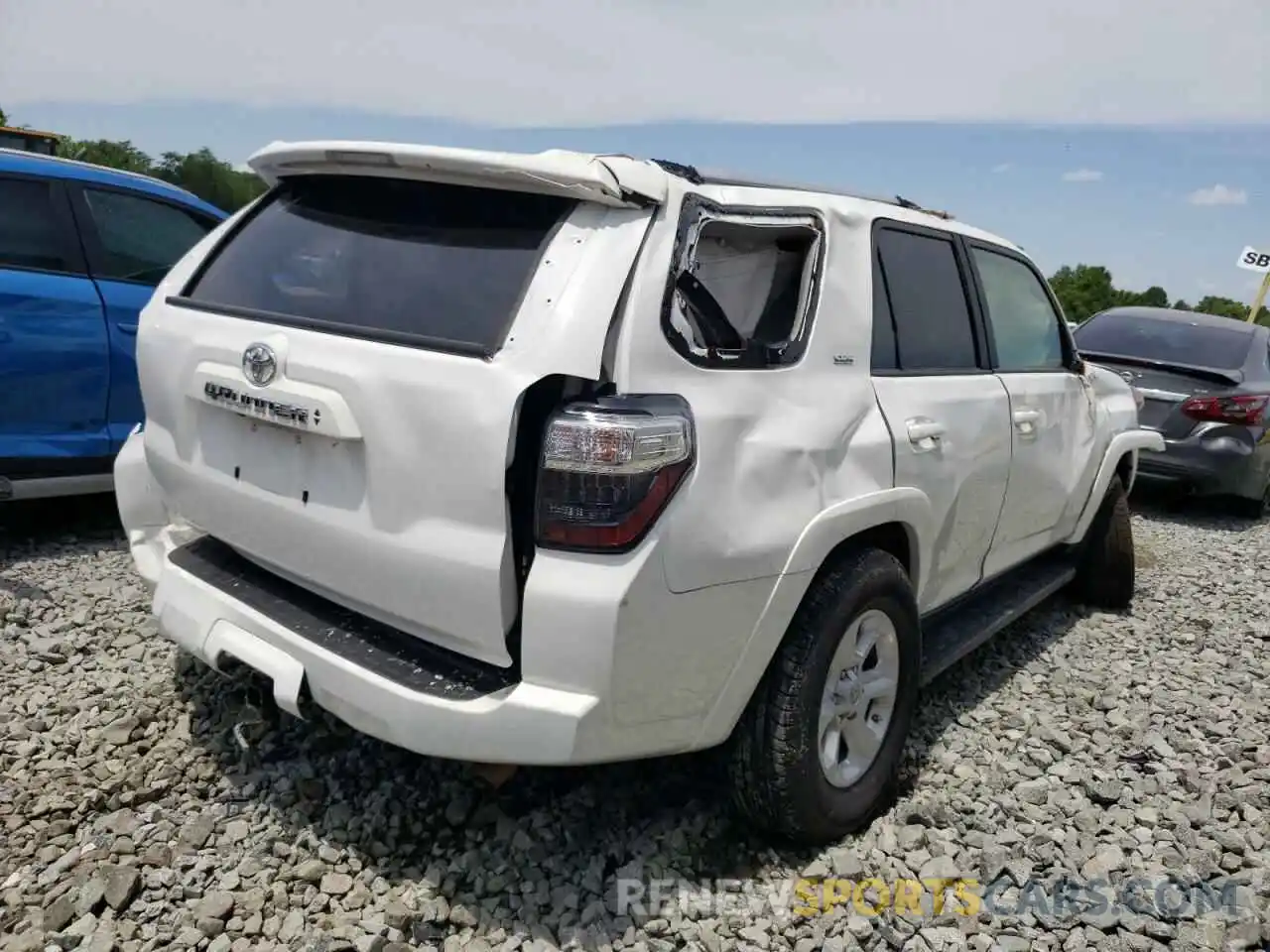 4 Photograph of a damaged car JTENU5JR2M5913044 TOYOTA 4RUNNER 2021