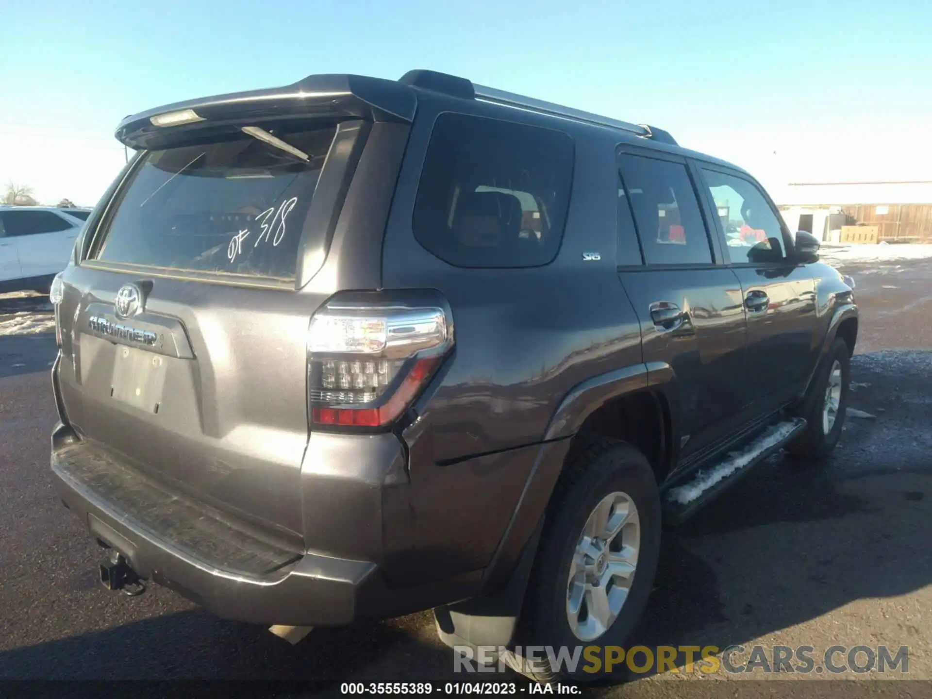 4 Photograph of a damaged car JTENU5JR2M5915893 TOYOTA 4RUNNER 2021