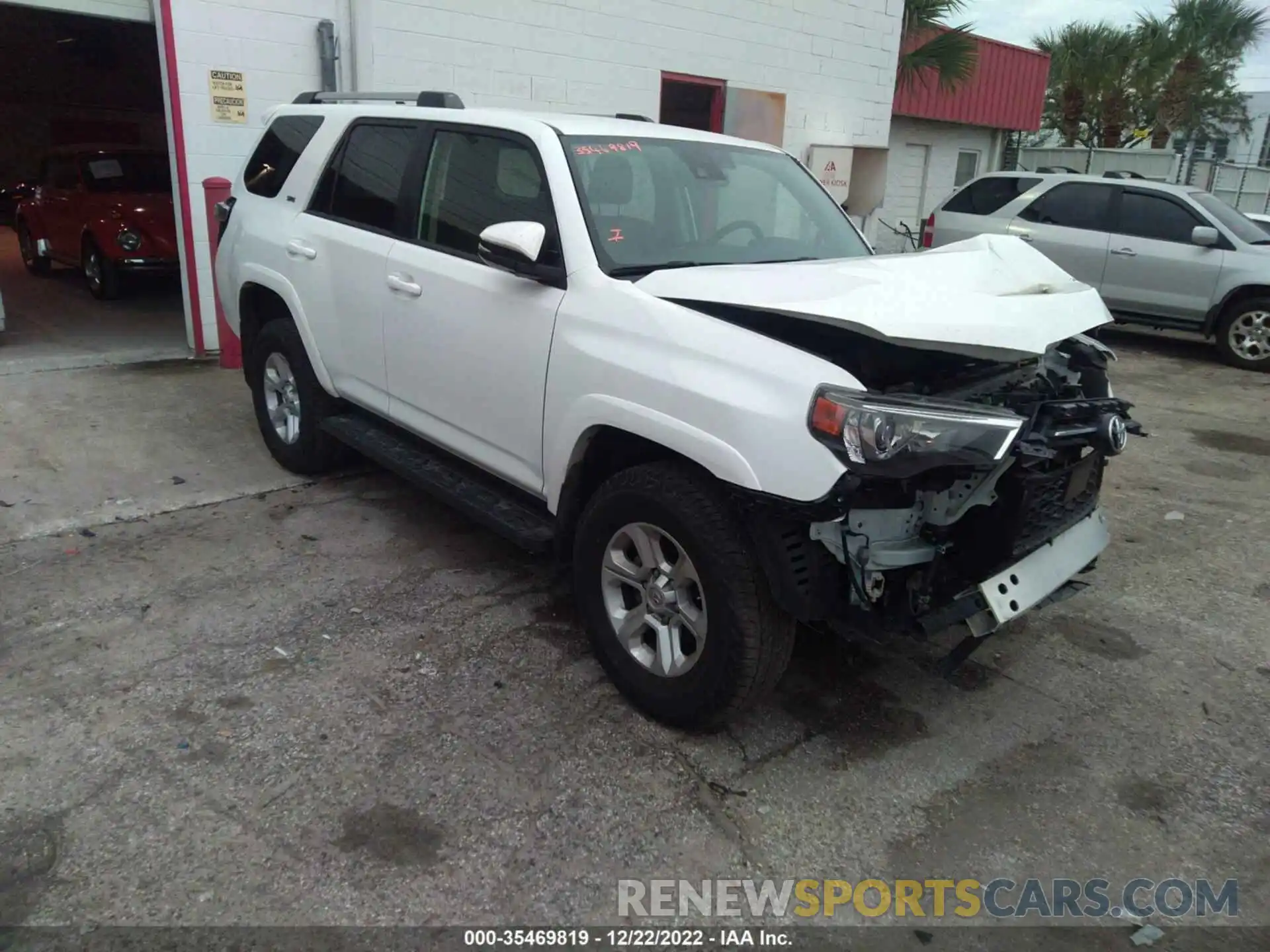 1 Photograph of a damaged car JTENU5JR2M5930670 TOYOTA 4RUNNER 2021