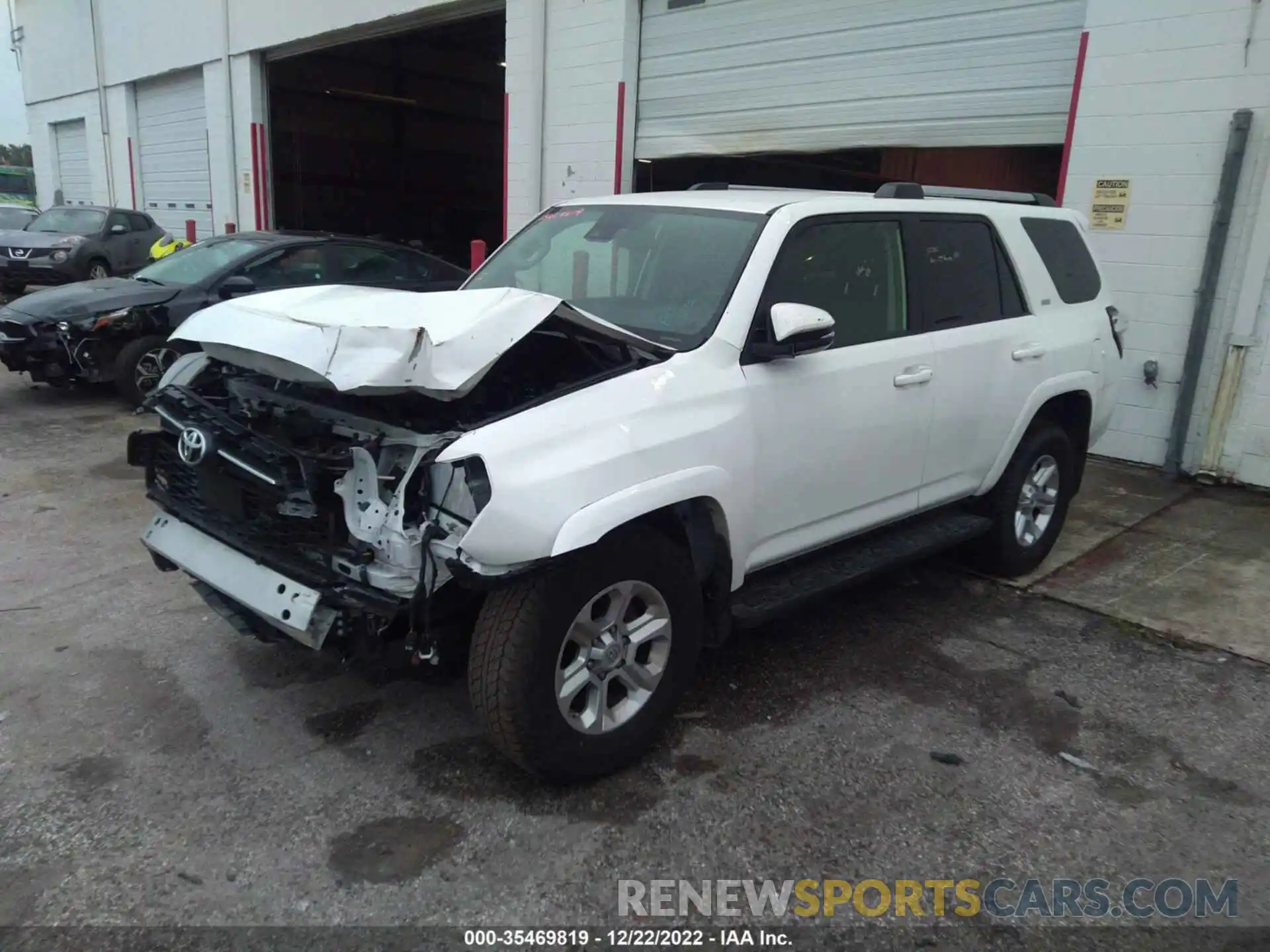 2 Photograph of a damaged car JTENU5JR2M5930670 TOYOTA 4RUNNER 2021