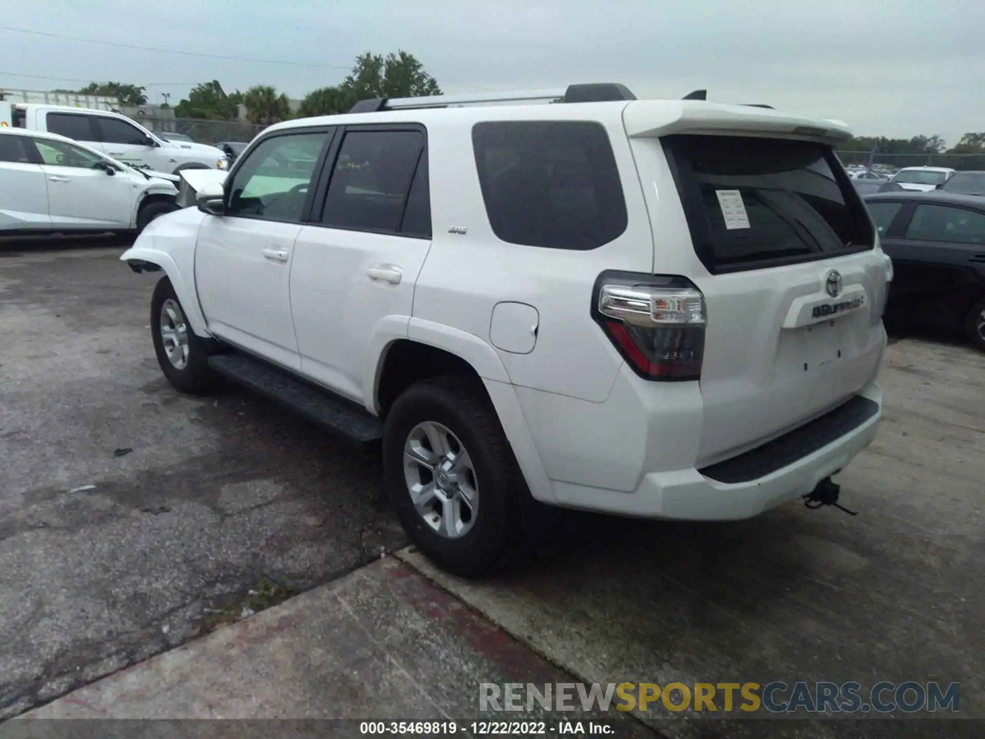 3 Photograph of a damaged car JTENU5JR2M5930670 TOYOTA 4RUNNER 2021