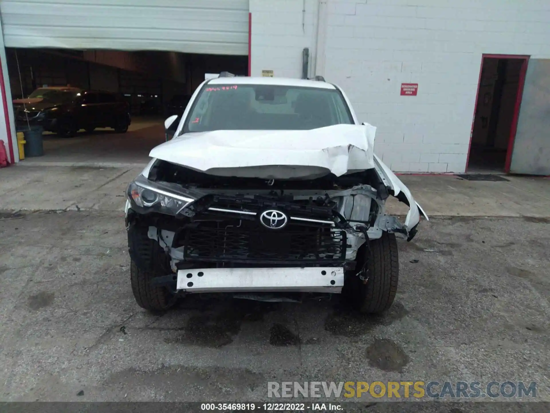 6 Photograph of a damaged car JTENU5JR2M5930670 TOYOTA 4RUNNER 2021