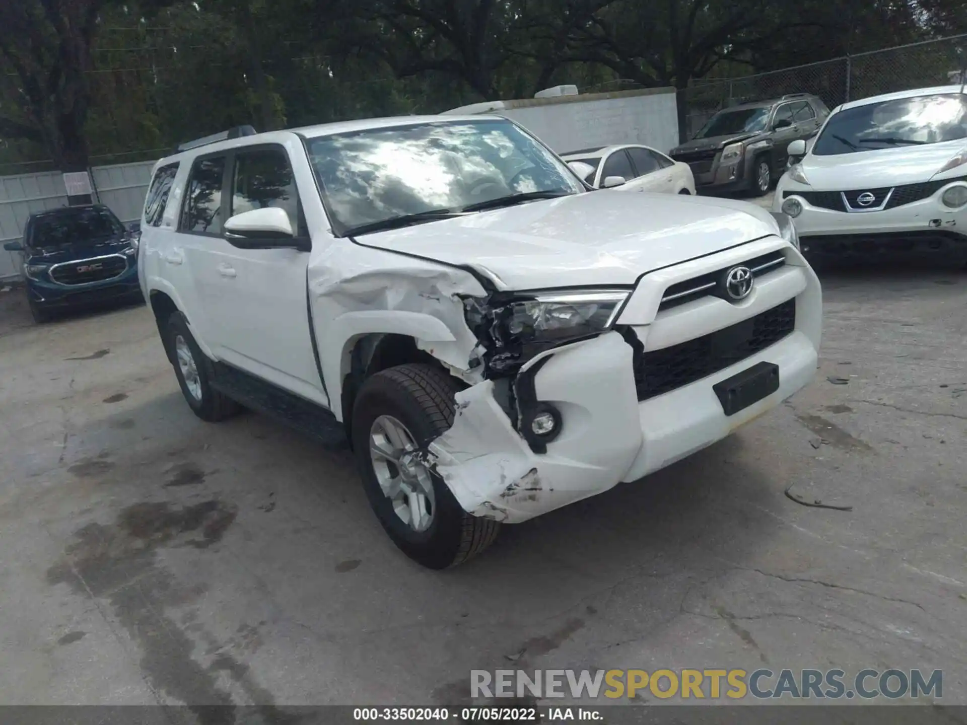 1 Photograph of a damaged car JTENU5JR2M5935724 TOYOTA 4RUNNER 2021