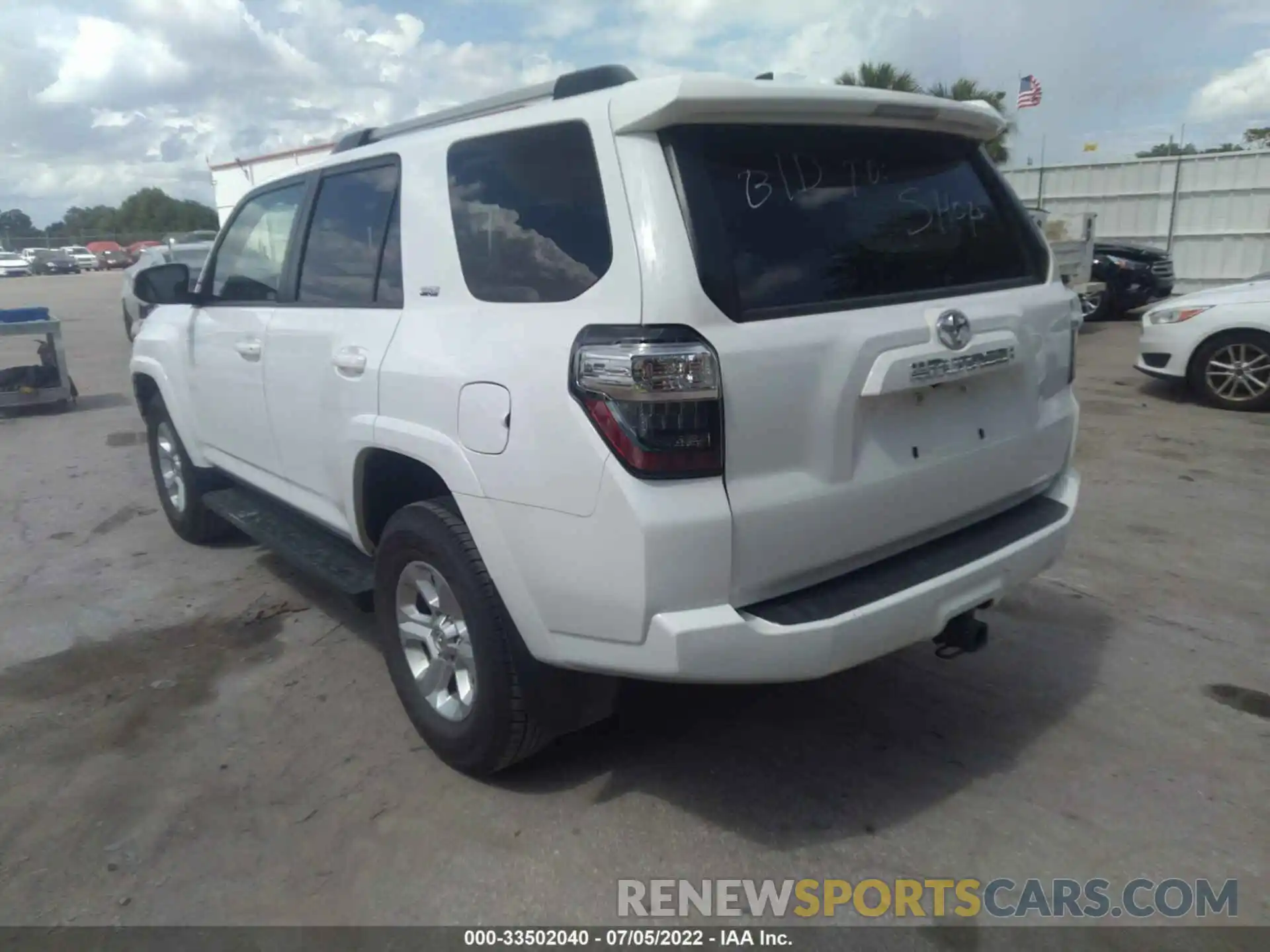 3 Photograph of a damaged car JTENU5JR2M5935724 TOYOTA 4RUNNER 2021