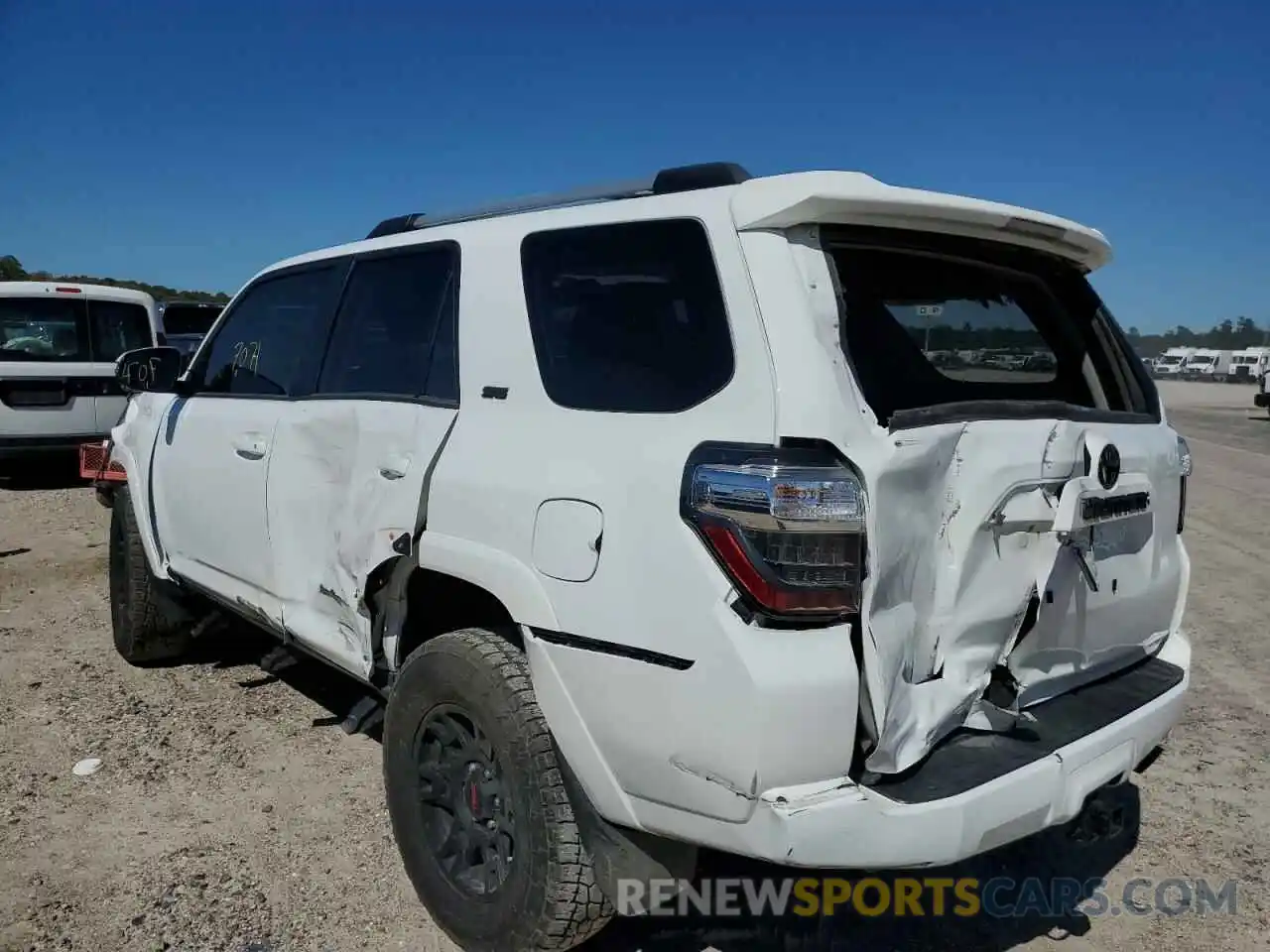 3 Photograph of a damaged car JTENU5JR2M5949543 TOYOTA 4RUNNER 2021