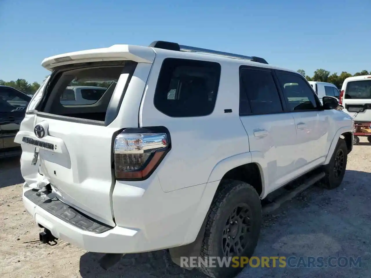 4 Photograph of a damaged car JTENU5JR2M5949543 TOYOTA 4RUNNER 2021