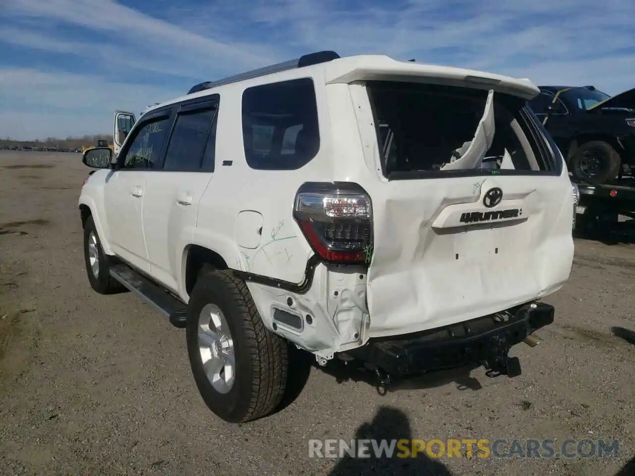 3 Photograph of a damaged car JTENU5JR2M5953477 TOYOTA 4RUNNER 2021