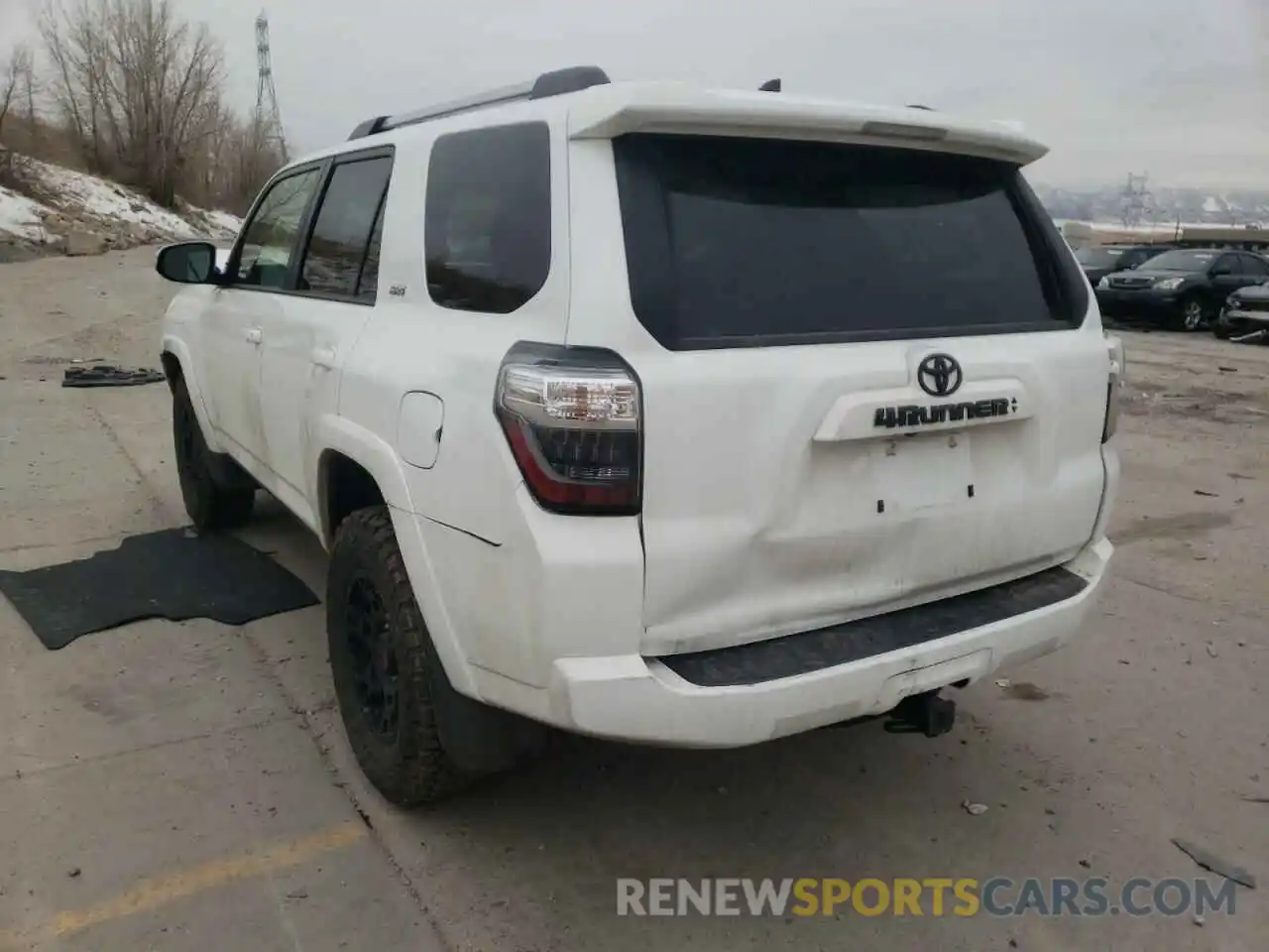 3 Photograph of a damaged car JTENU5JR3M5857938 TOYOTA 4RUNNER 2021