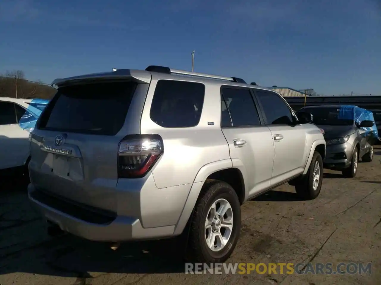 4 Photograph of a damaged car JTENU5JR3M5866901 TOYOTA 4RUNNER 2021