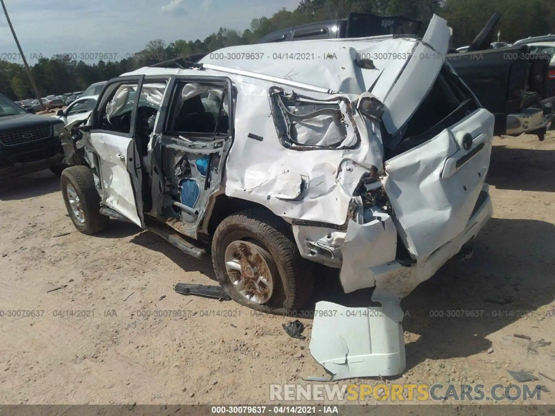 3 Photograph of a damaged car JTENU5JR3M5884881 TOYOTA 4RUNNER 2021