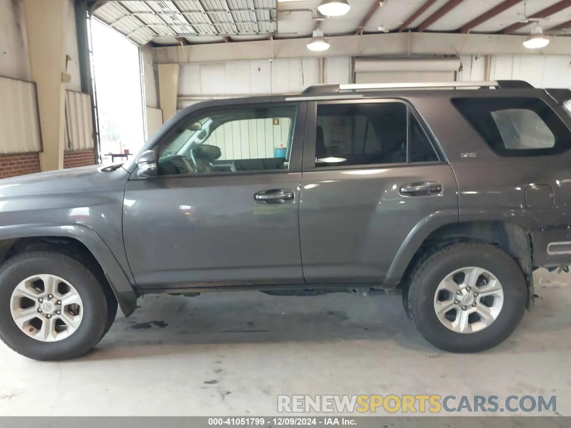 14 Photograph of a damaged car JTENU5JR4M5916026 TOYOTA 4RUNNER 2021