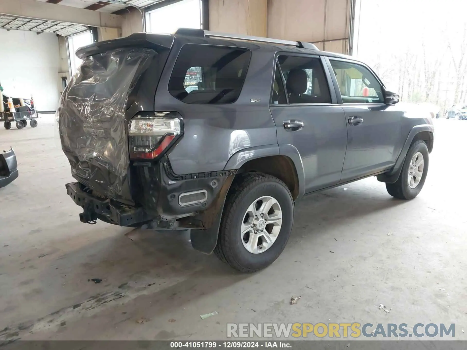 4 Photograph of a damaged car JTENU5JR4M5916026 TOYOTA 4RUNNER 2021