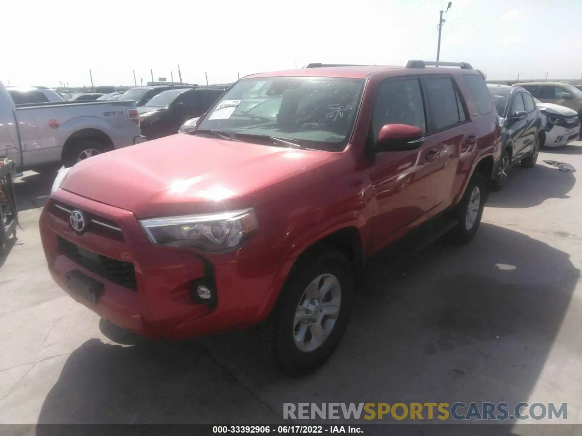 2 Photograph of a damaged car JTENU5JR4M5934056 TOYOTA 4RUNNER 2021