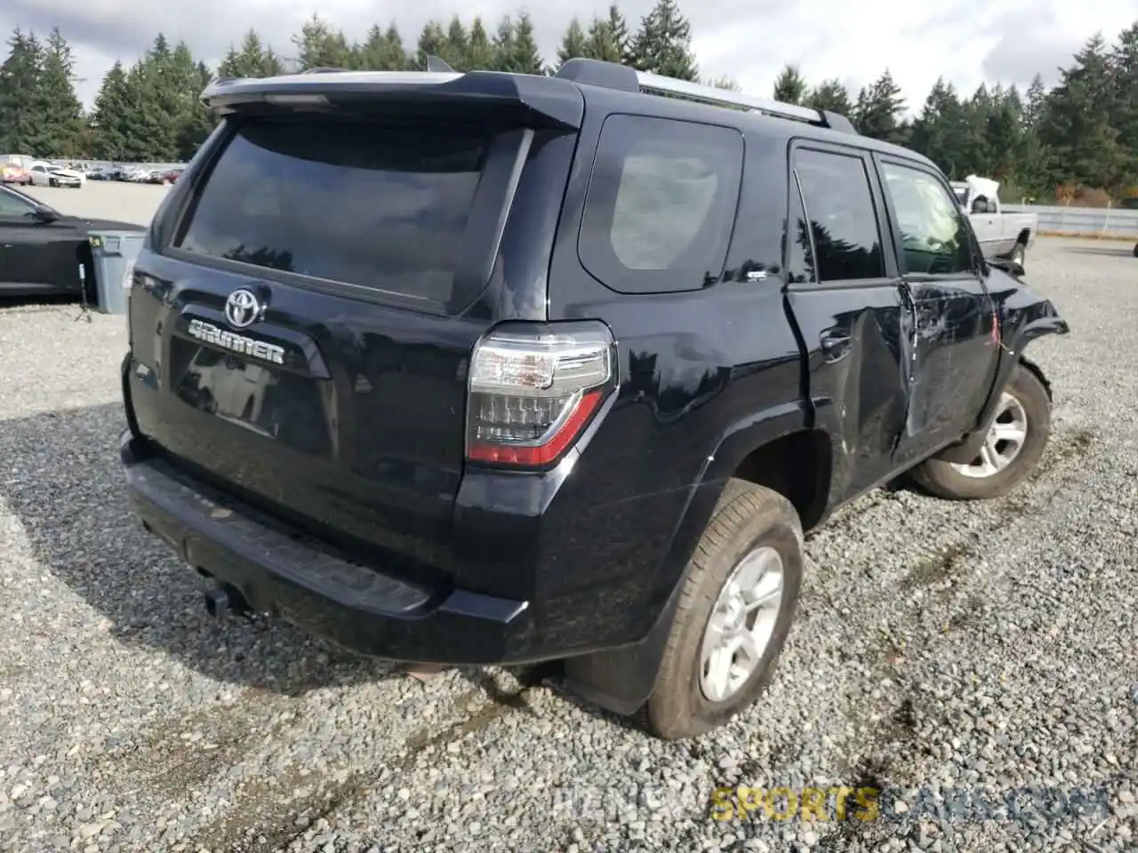 4 Photograph of a damaged car JTENU5JR5M5845001 TOYOTA 4RUNNER 2021