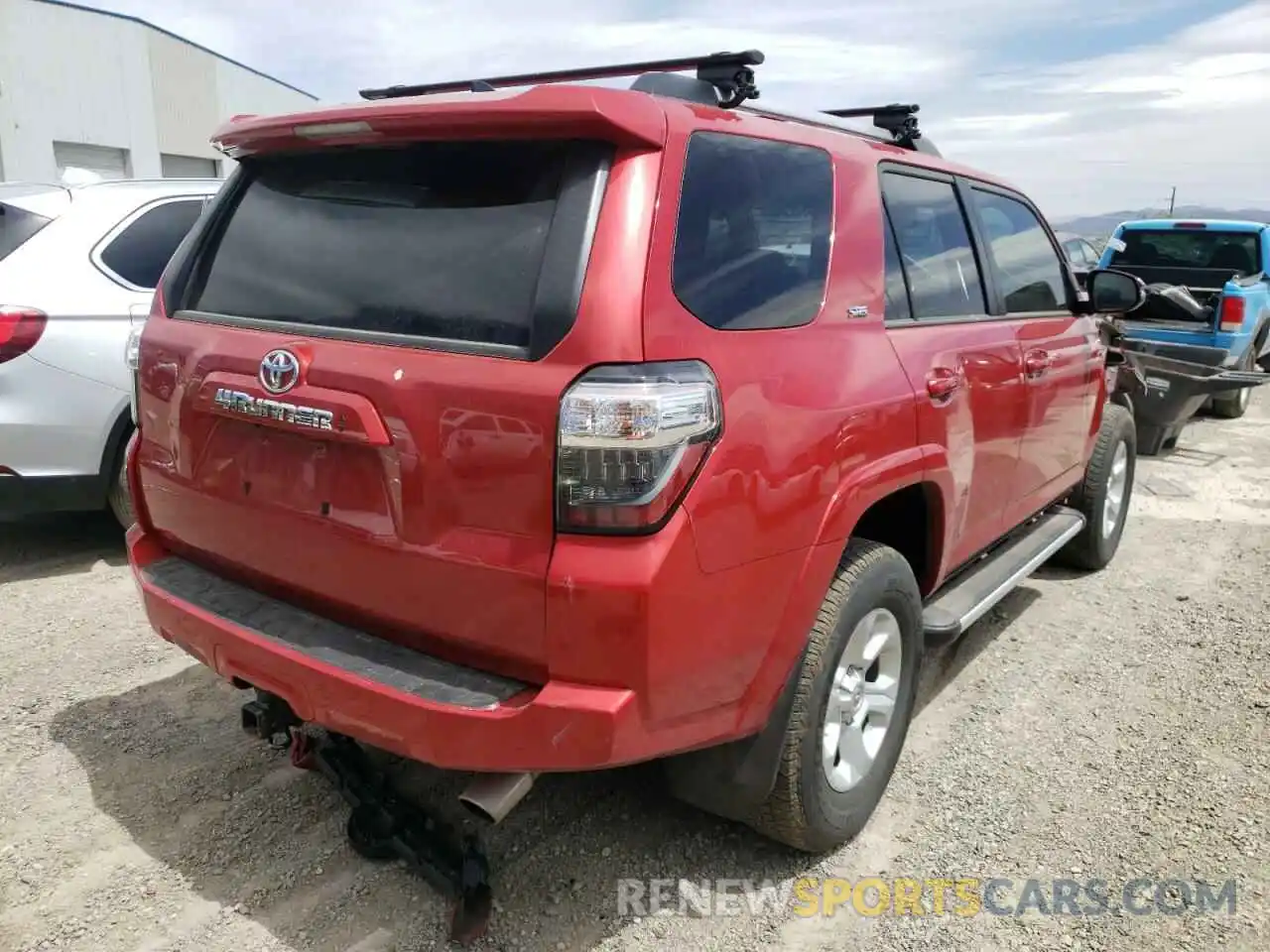 4 Photograph of a damaged car JTENU5JR5M5849954 TOYOTA 4RUNNER 2021