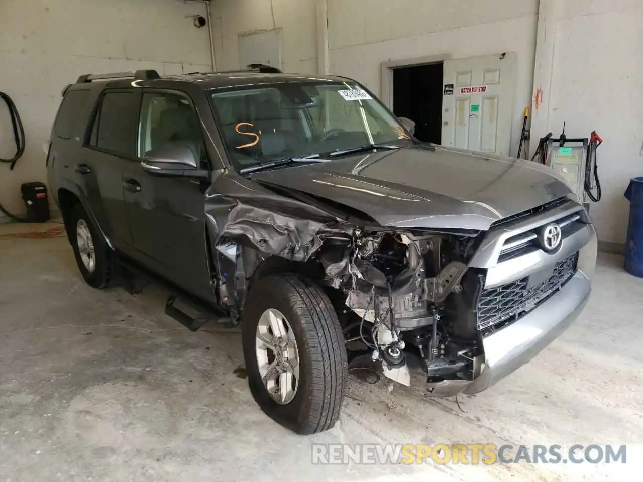 1 Photograph of a damaged car JTENU5JR5M5853048 TOYOTA 4RUNNER 2021