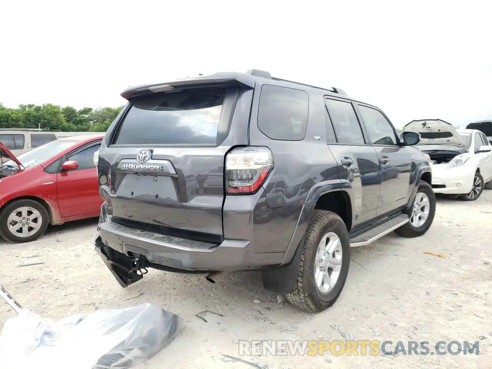 4 Photograph of a damaged car JTENU5JR5M5867418 TOYOTA 4RUNNER 2021