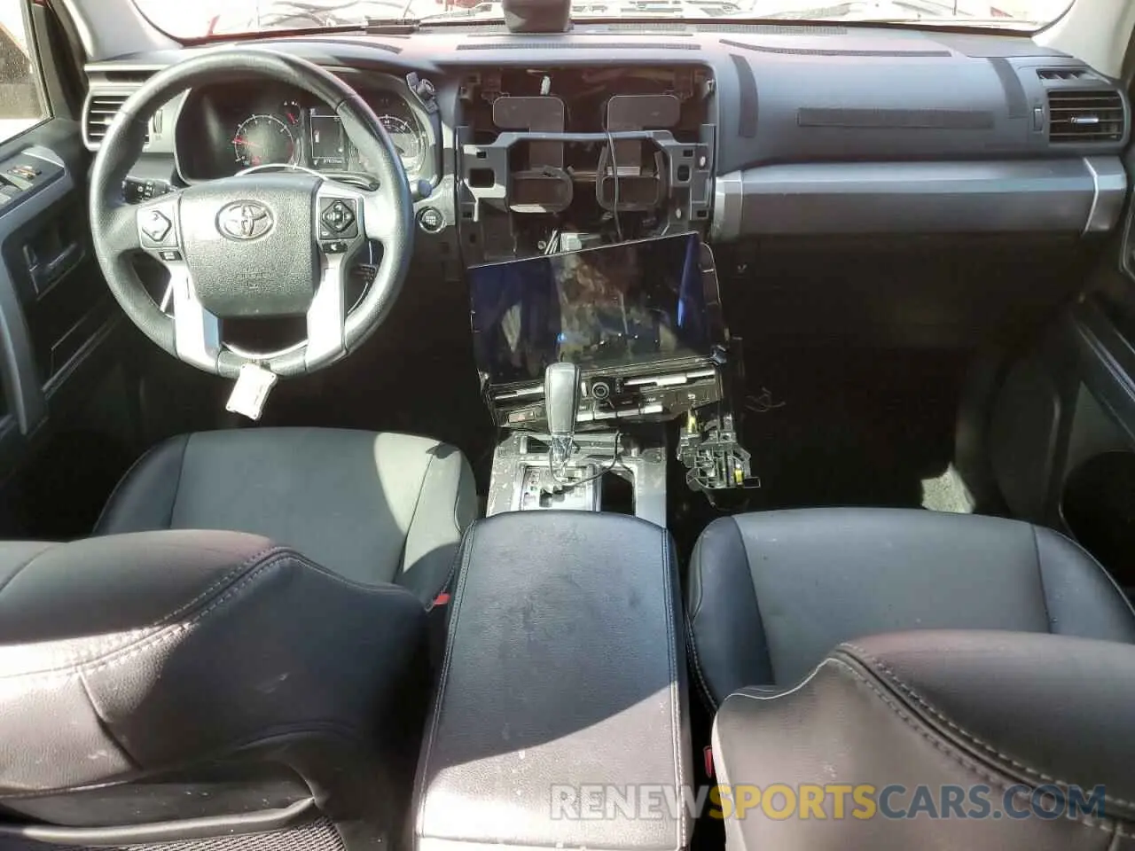 8 Photograph of a damaged car JTENU5JR5M5903821 TOYOTA 4RUNNER 2021