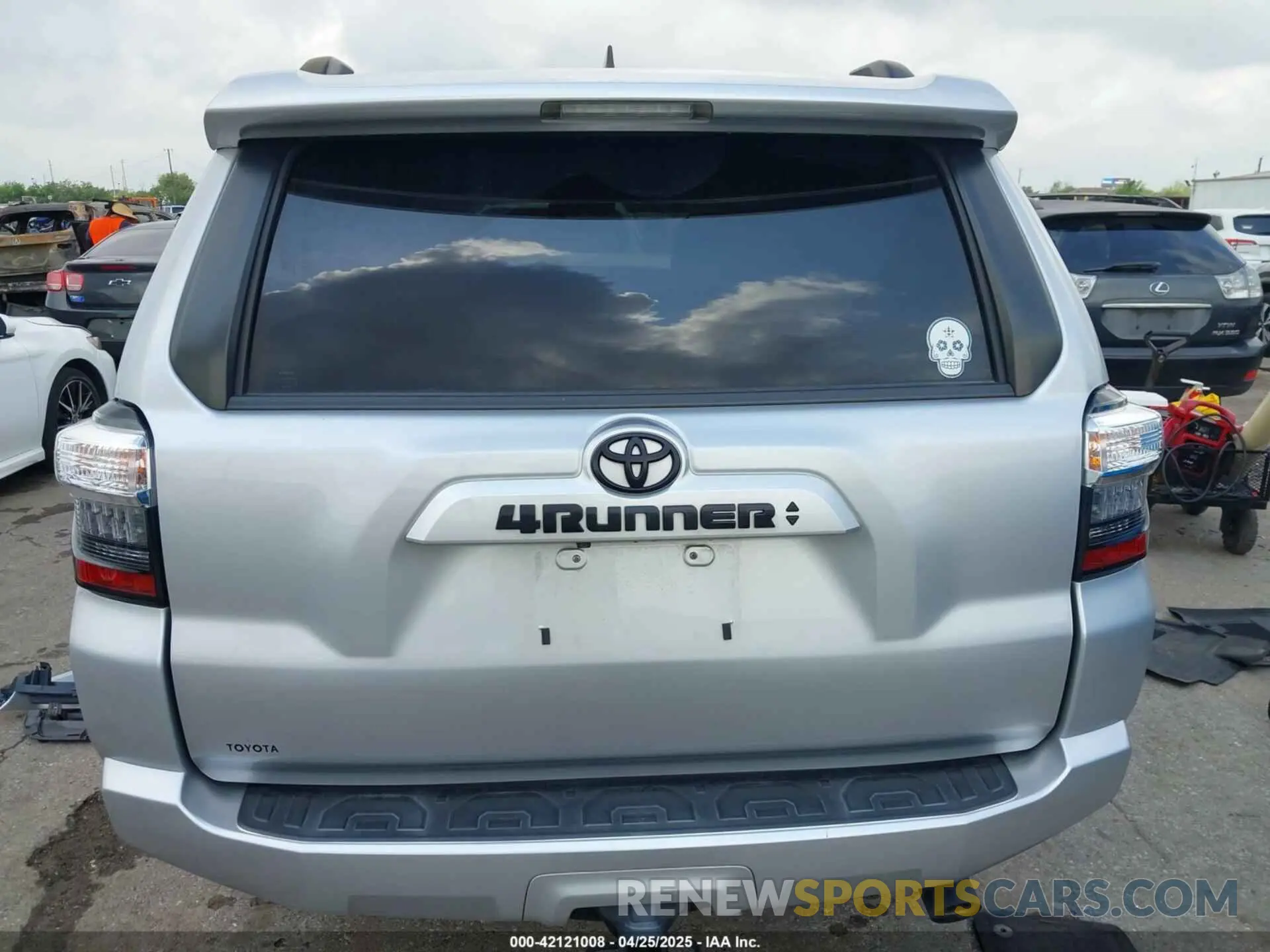 16 Photograph of a damaged car JTENU5JR5M5946894 TOYOTA 4RUNNER 2021