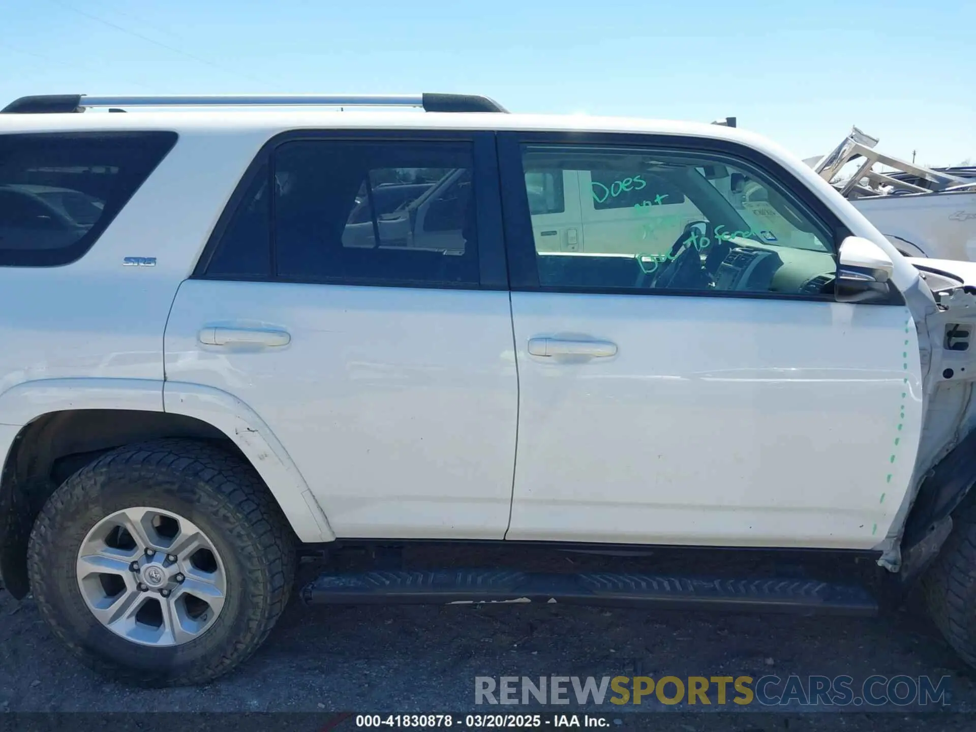 14 Photograph of a damaged car JTENU5JR5M5954431 TOYOTA 4RUNNER 2021