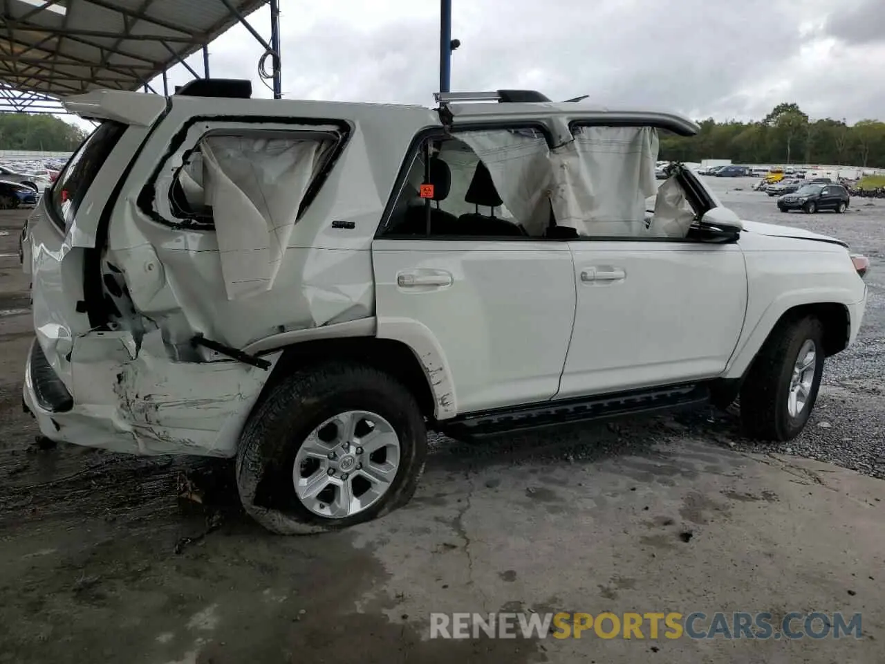 3 Photograph of a damaged car JTENU5JR6M5861045 TOYOTA 4RUNNER 2021