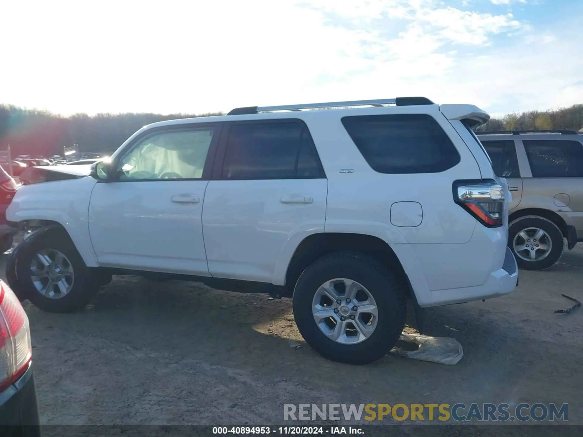 15 Photograph of a damaged car JTENU5JR6M5901494 TOYOTA 4RUNNER 2021