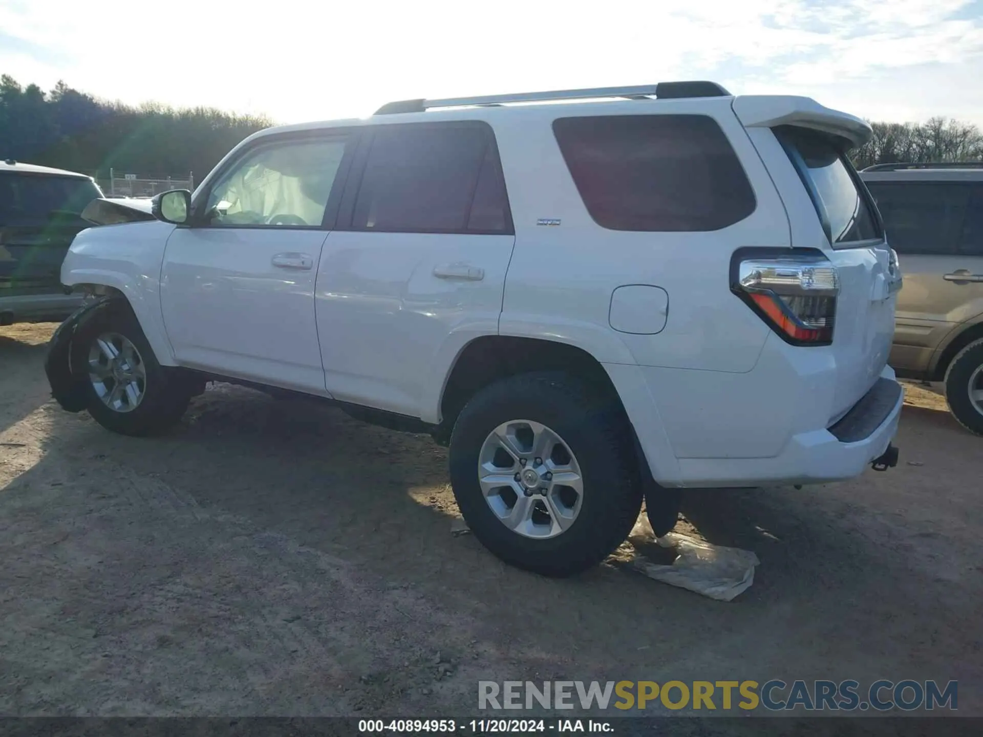 3 Photograph of a damaged car JTENU5JR6M5901494 TOYOTA 4RUNNER 2021