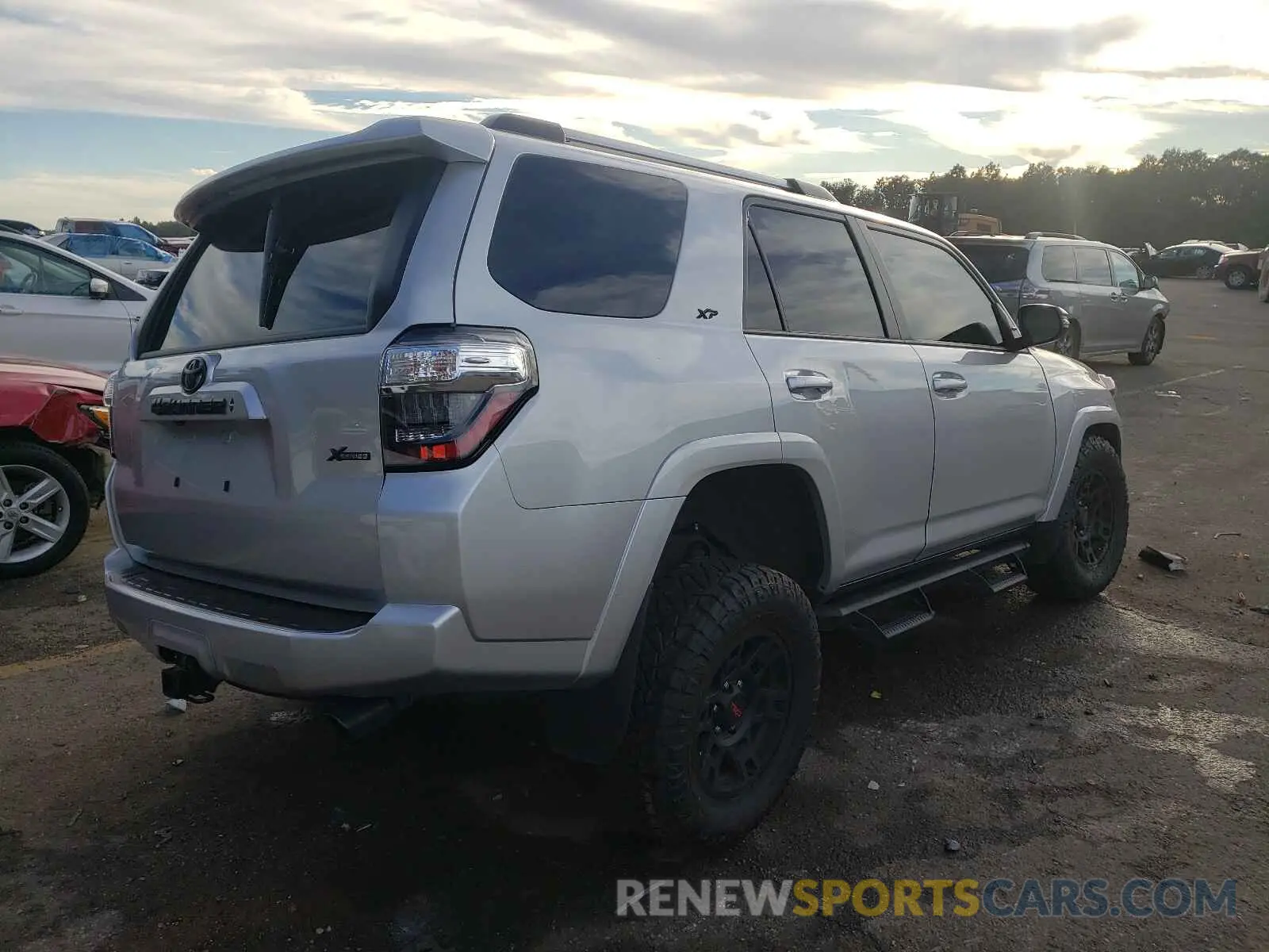 4 Photograph of a damaged car JTENU5JR6M5921051 TOYOTA 4RUNNER 2021
