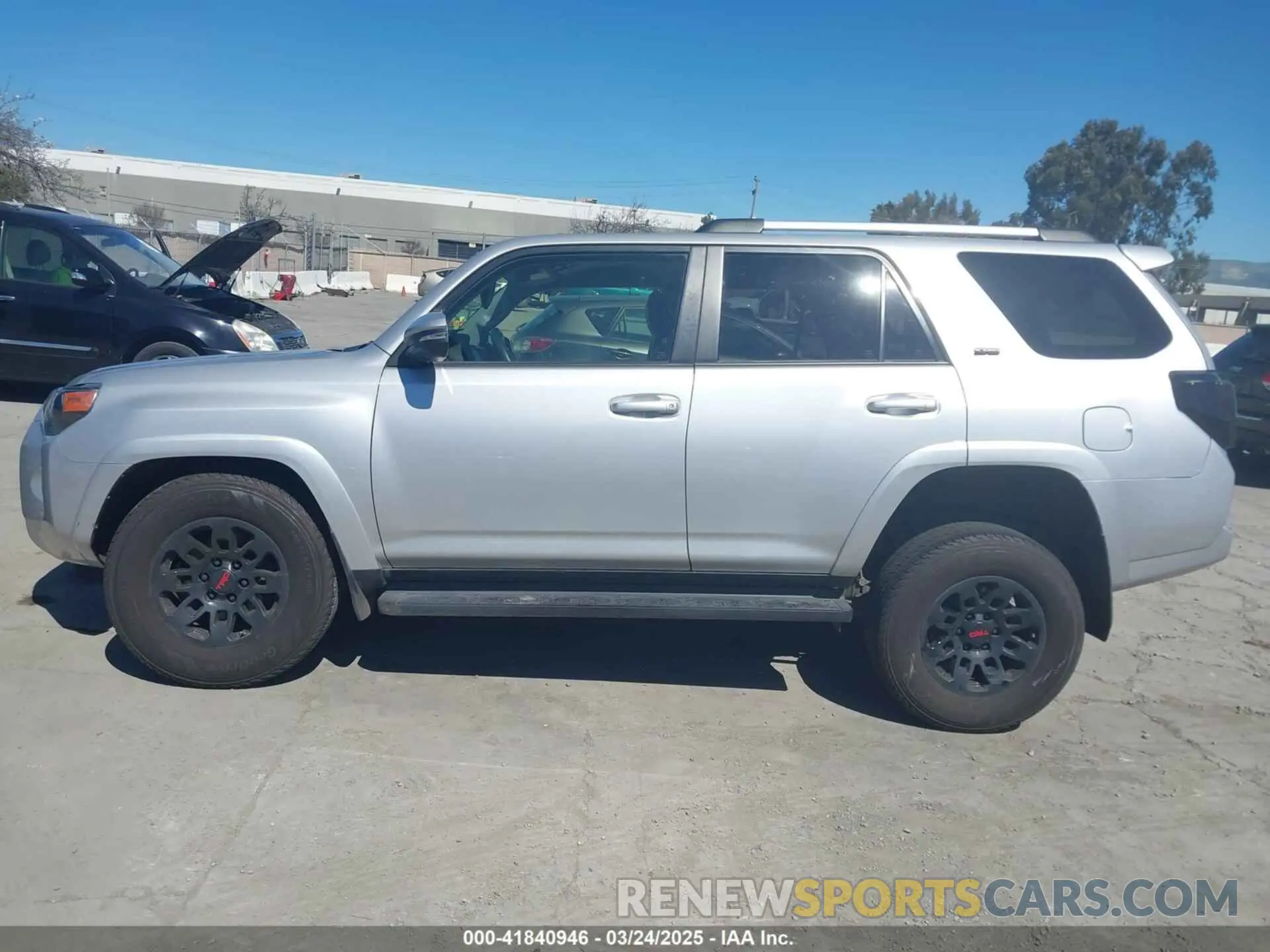 14 Photograph of a damaged car JTENU5JR6M5930932 TOYOTA 4RUNNER 2021