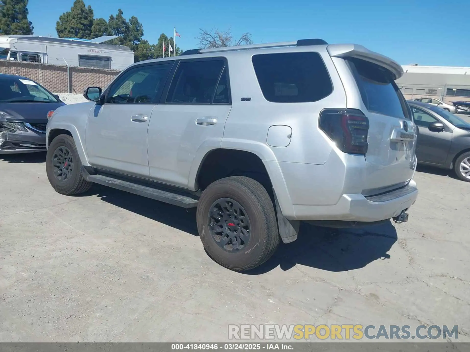 3 Photograph of a damaged car JTENU5JR6M5930932 TOYOTA 4RUNNER 2021