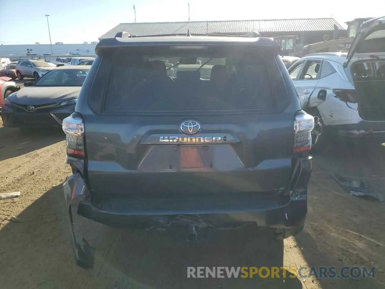 6 Photograph of a damaged car JTENU5JR6M5956415 TOYOTA 4RUNNER 2021