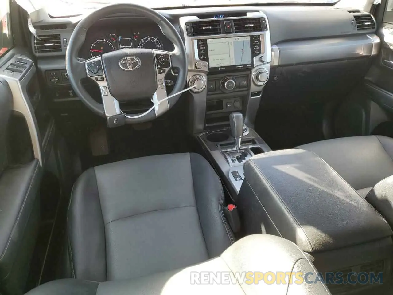 8 Photograph of a damaged car JTENU5JR6M5956415 TOYOTA 4RUNNER 2021