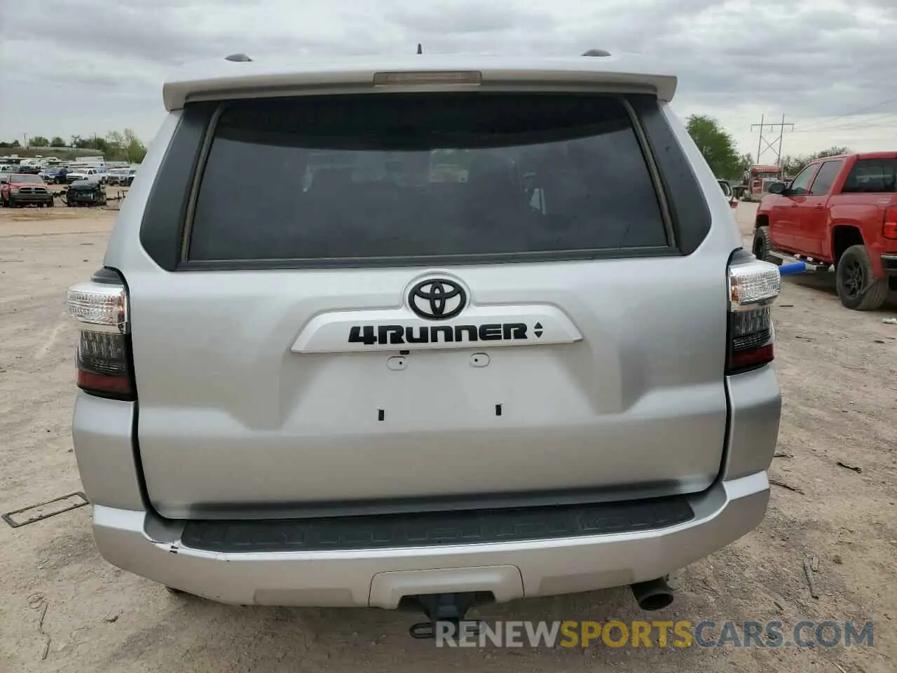 6 Photograph of a damaged car JTENU5JR7M5876136 TOYOTA 4RUNNER 2021