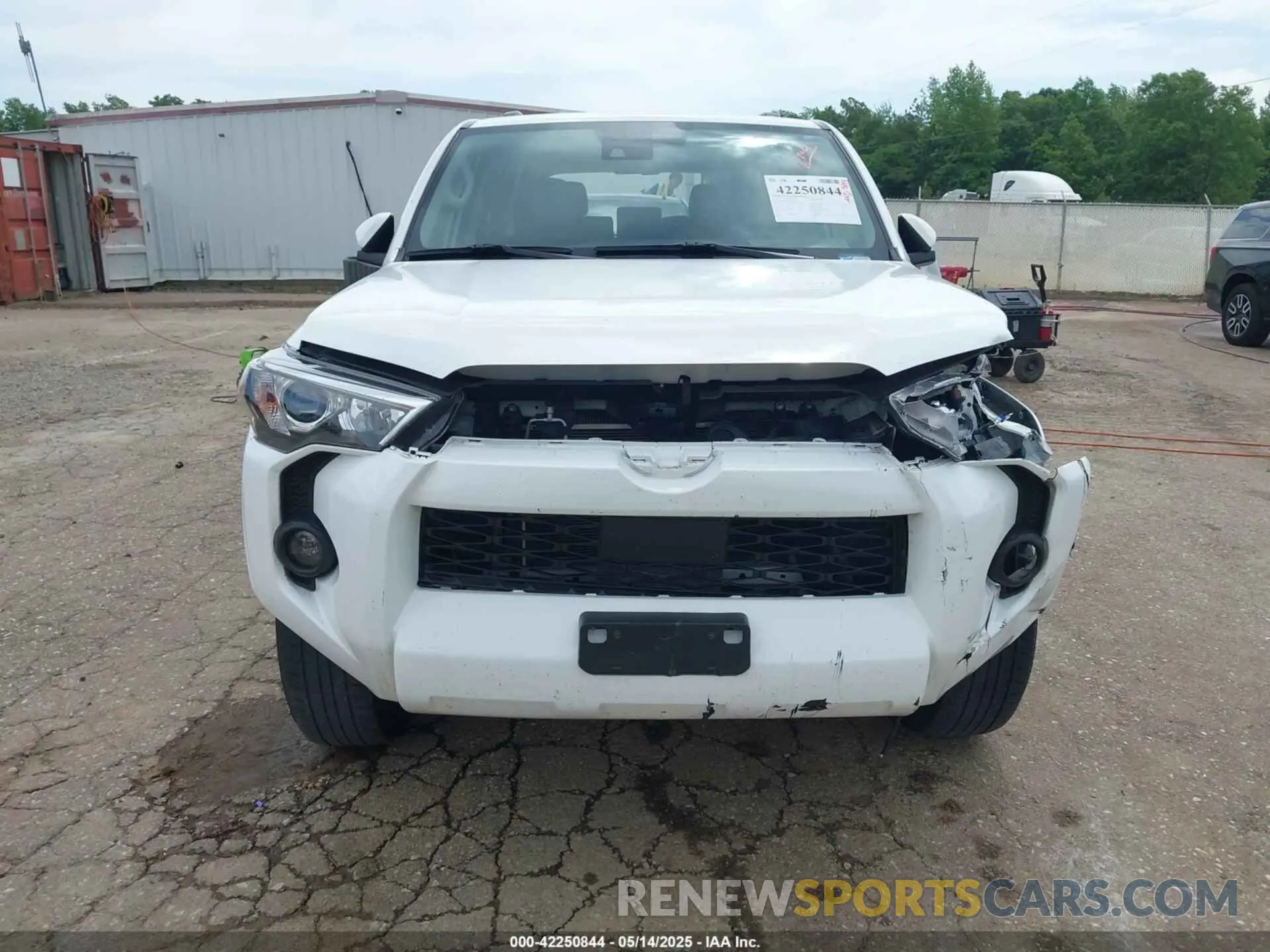 12 Photograph of a damaged car JTENU5JR7M5882244 TOYOTA 4RUNNER 2021